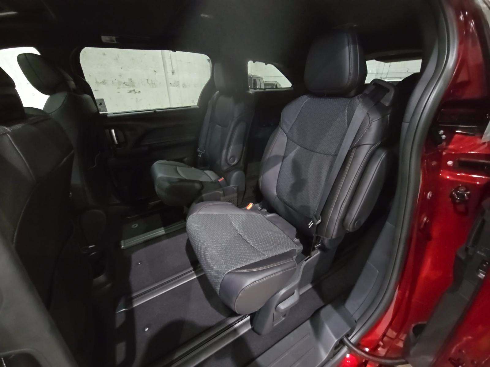 2025 Toyota Sienna Limited AWD