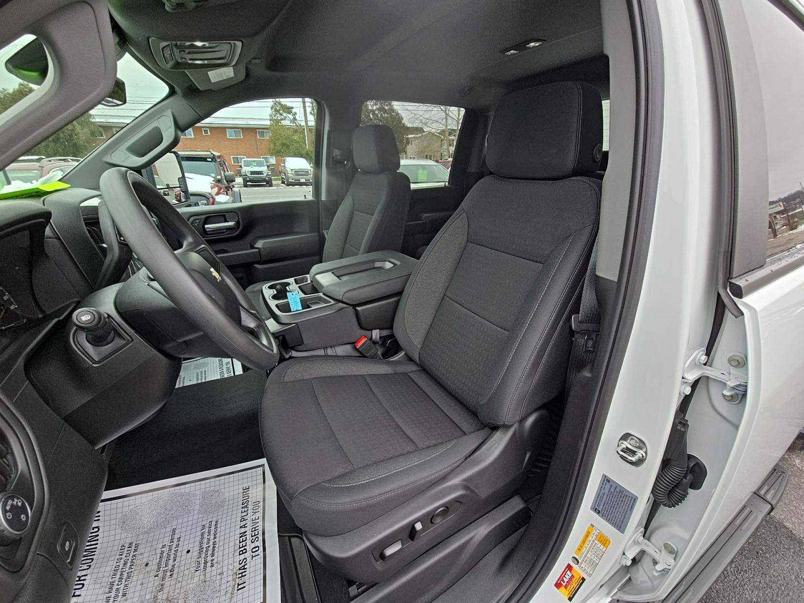 2025 Chevrolet Silverado 2500HD Custom AWD