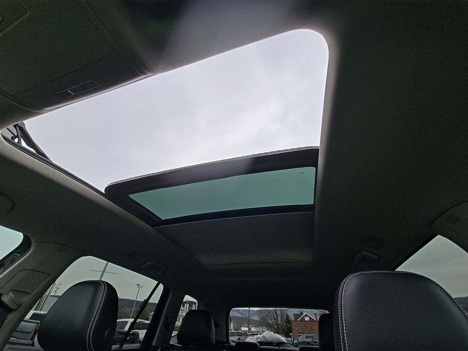 2022 Volkswagen Atlas 3.6L SEL Premium R-Line AWD