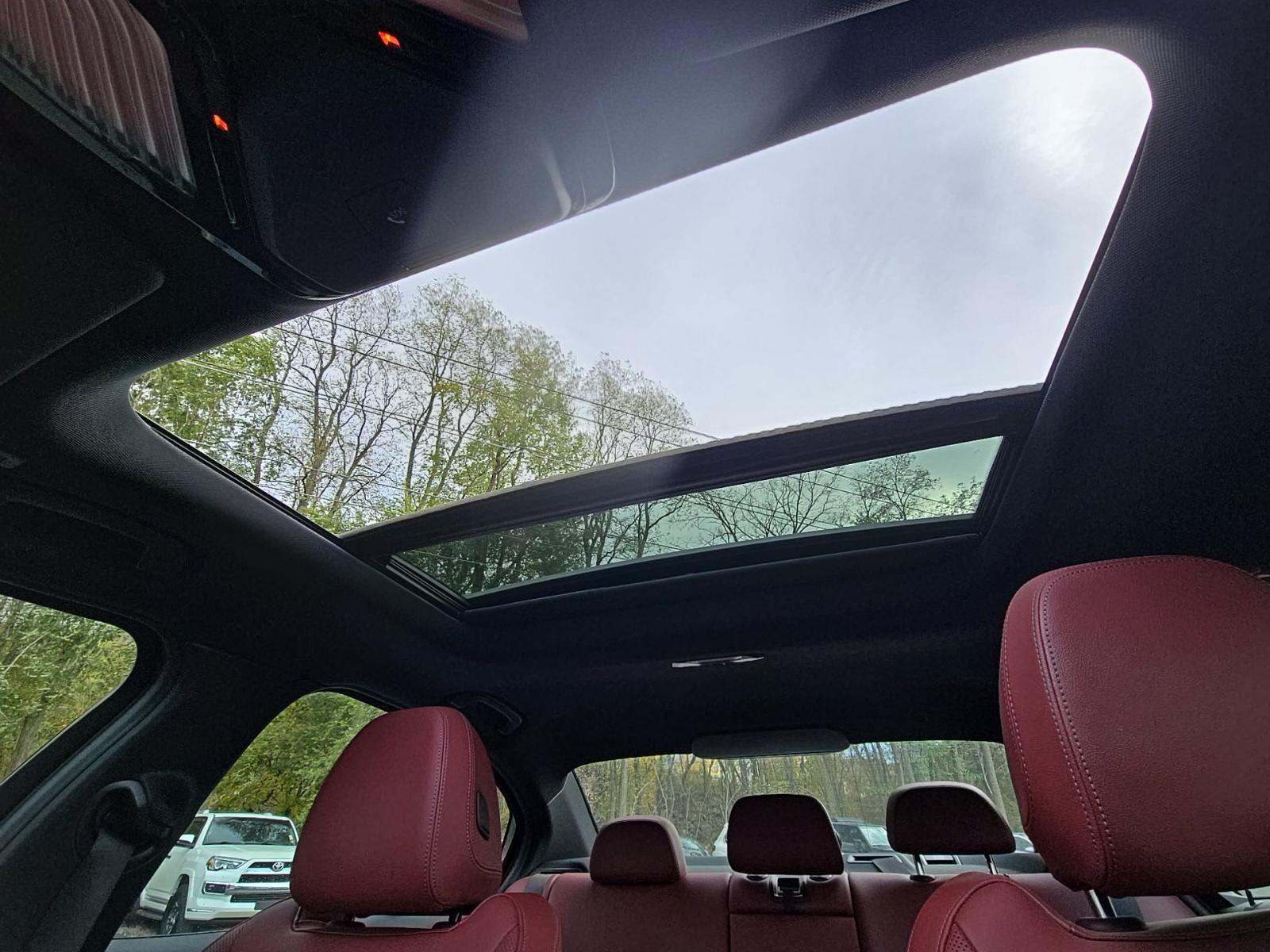 2023 BMW 3 Series 330i xDrive AWD