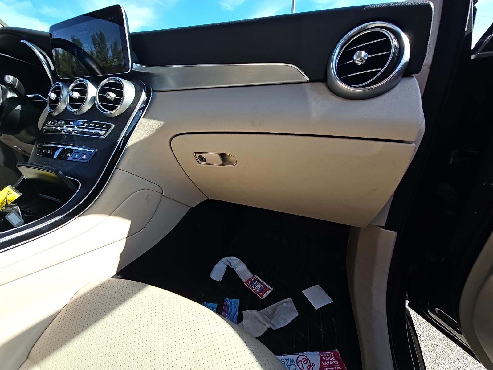 2022 Mercedes-Benz GLC GLC 300 RWD