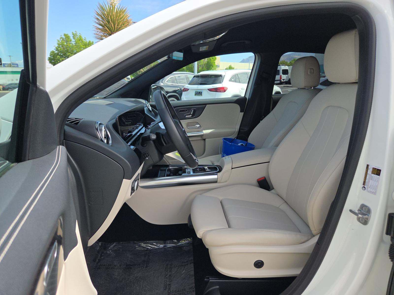 MERCEDES-BENZ GLA - 2