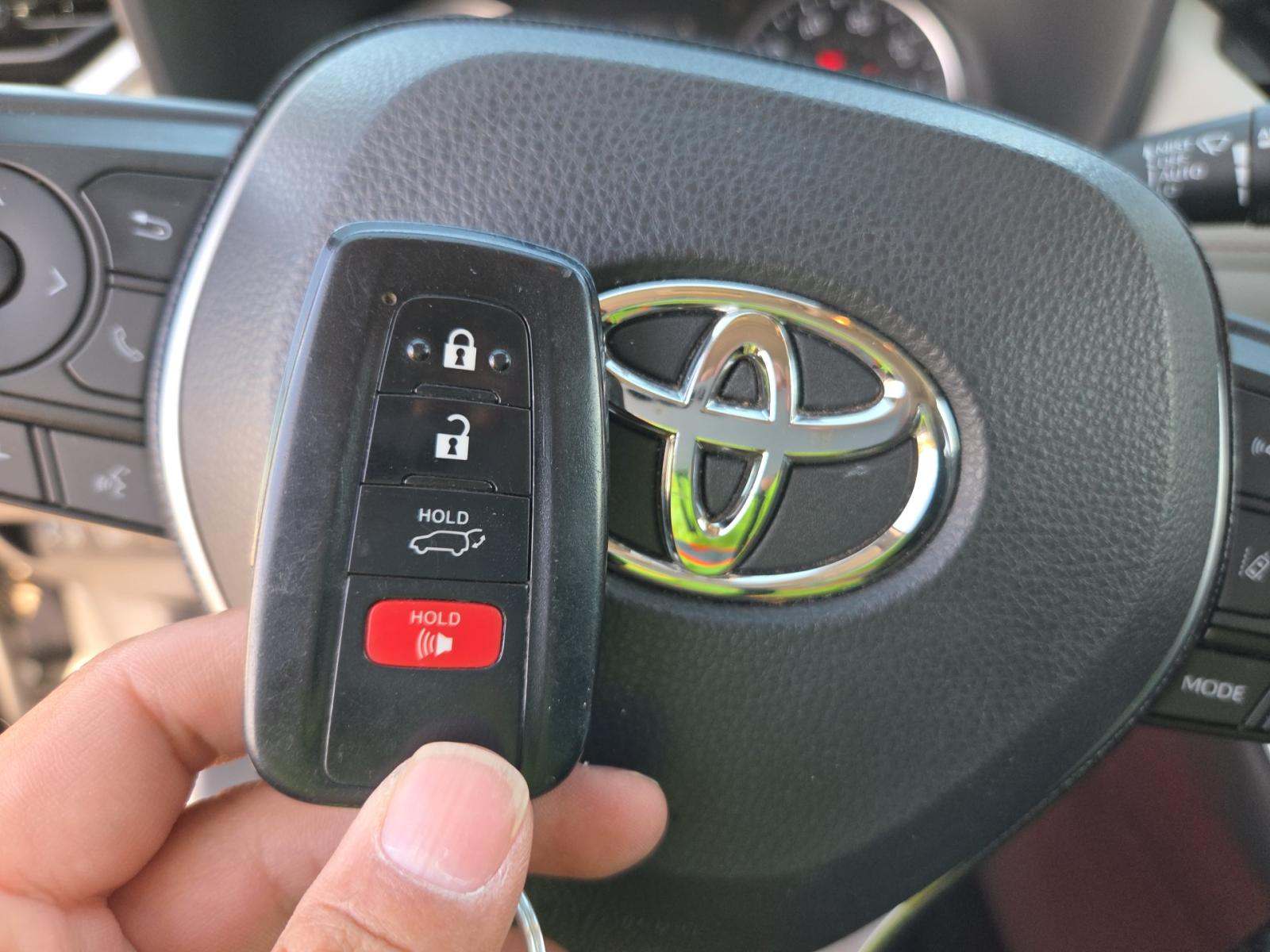 TOYOTA RAV4 - 4