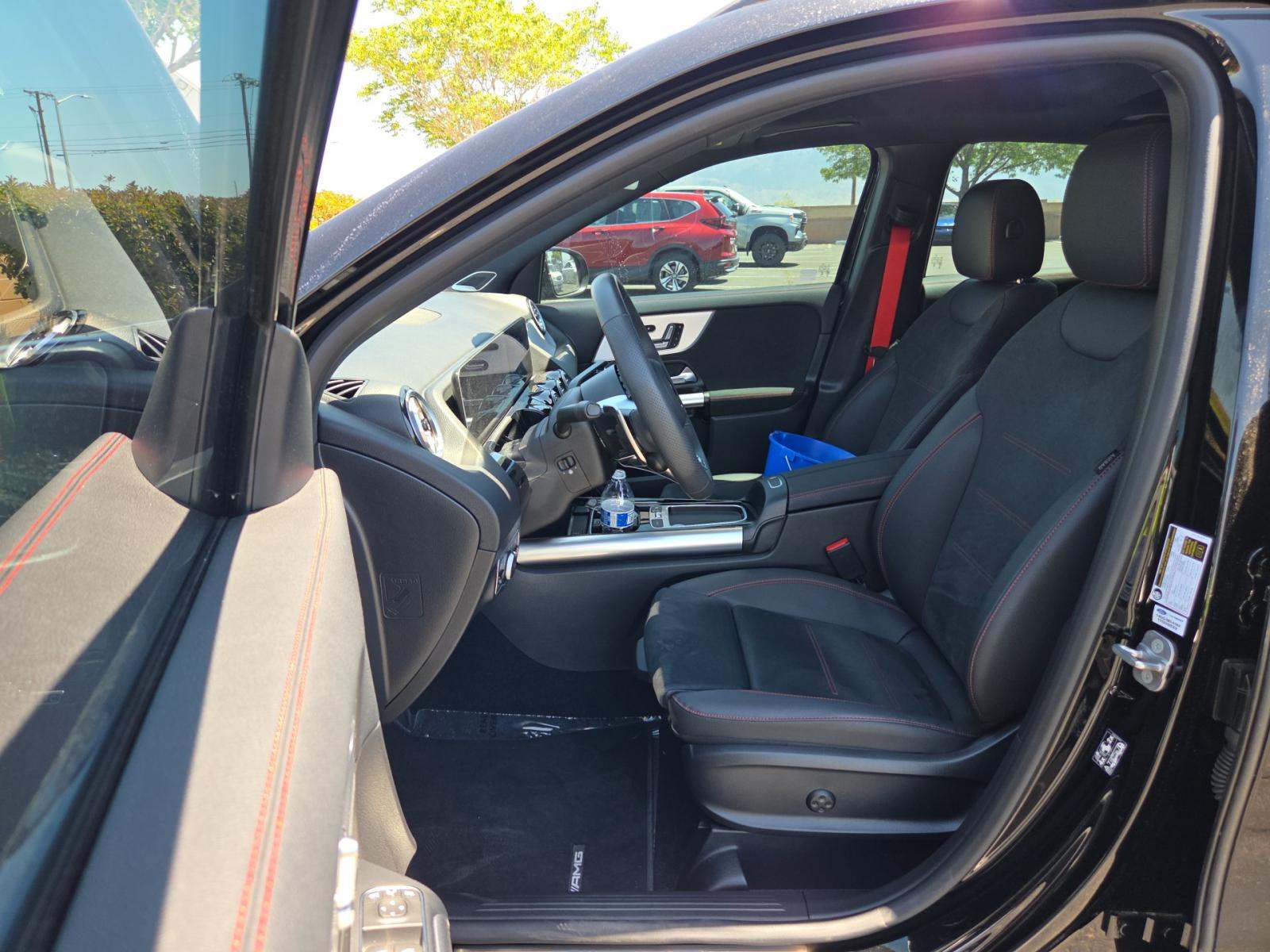 MERCEDES-BENZ GLA - 2
