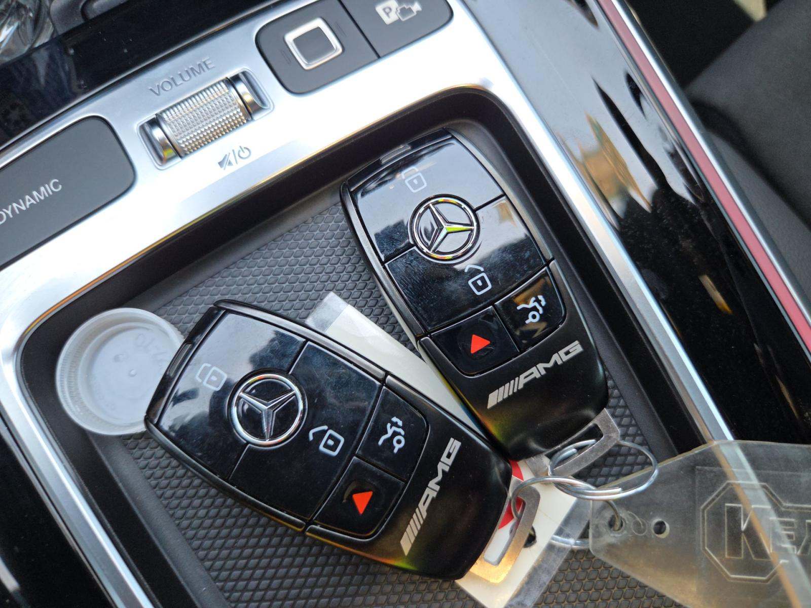 MERCEDES-BENZ GLA - 4