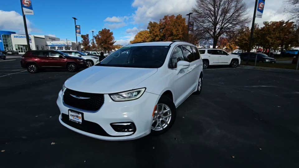 2022 Chrysler Pacifica Touring L 121.6