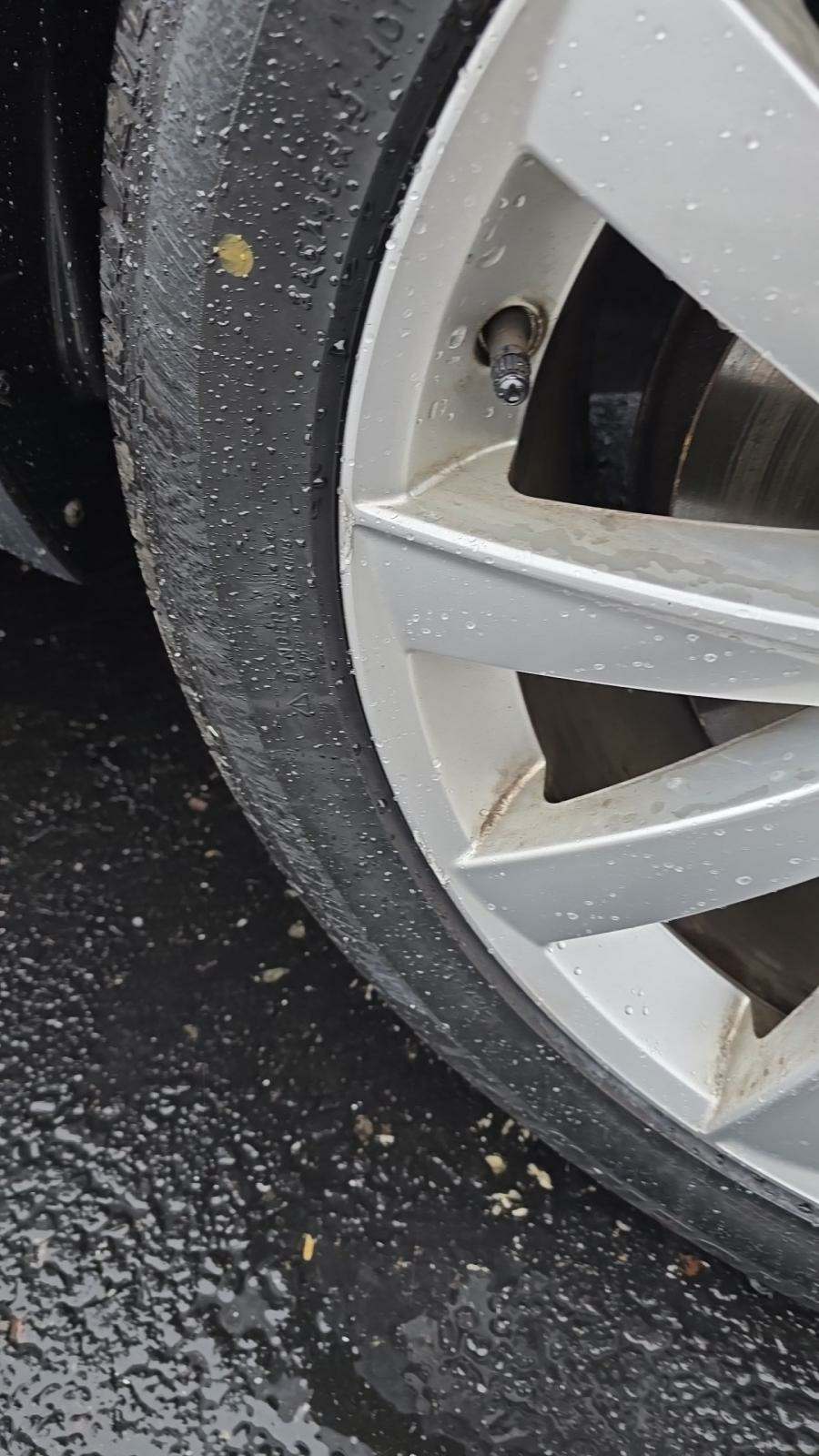 2016 Volvo XC90 T6 Momentum AWD