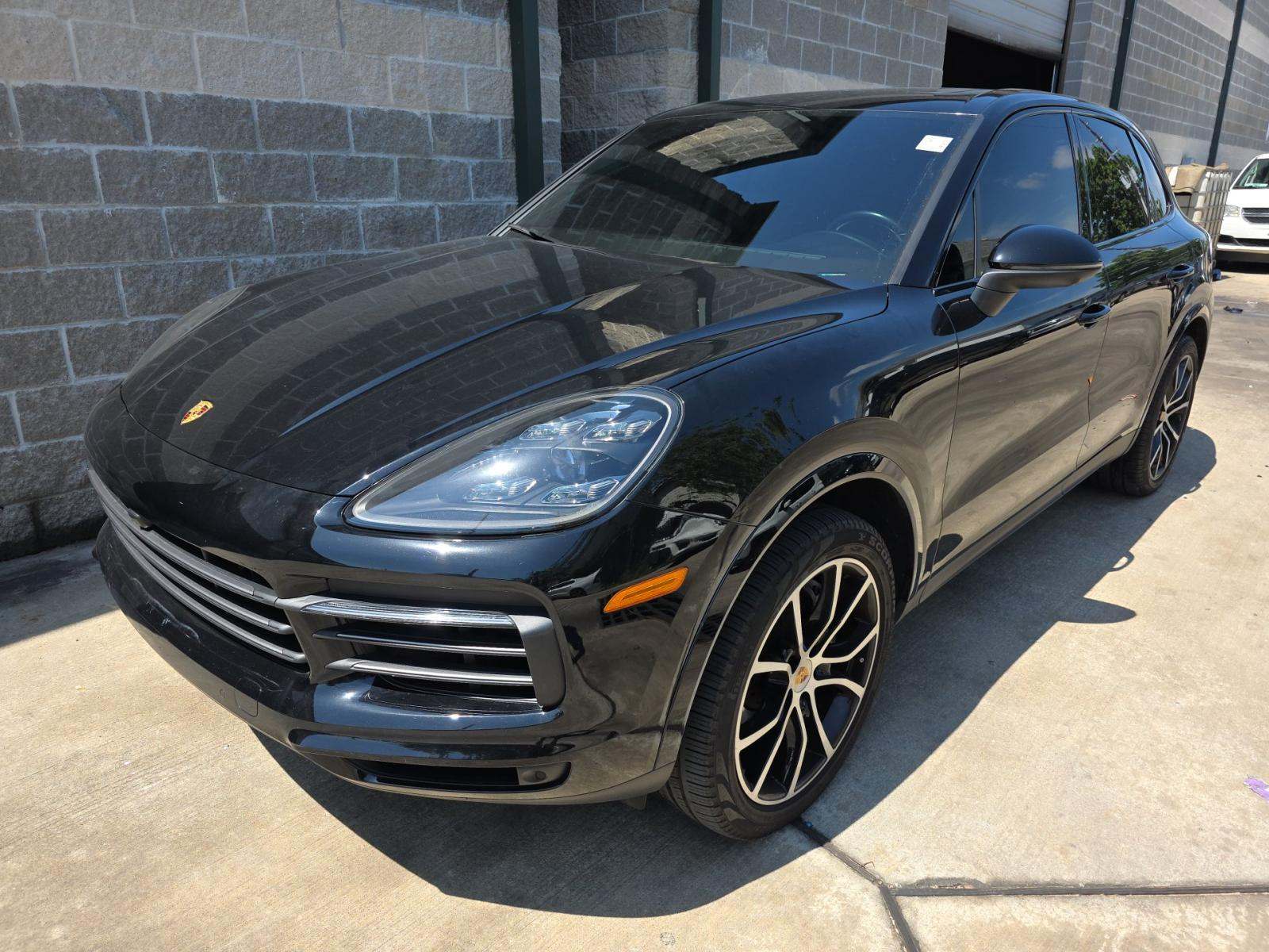 PORSCHE CAYENNE - 1