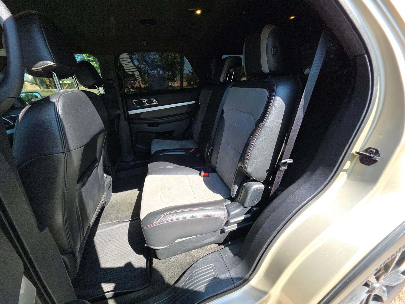 FORD EXPLORER - 9