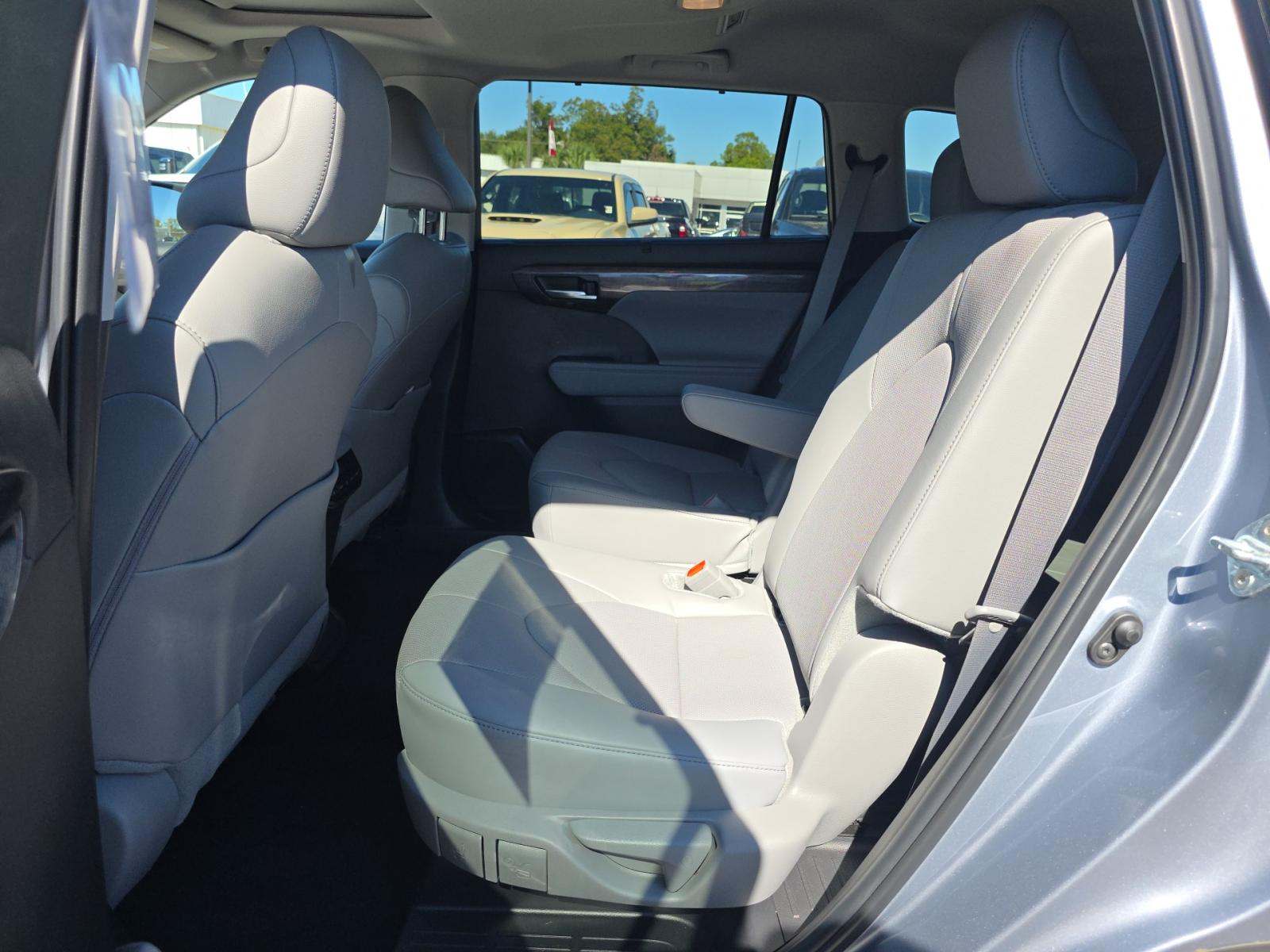 2024 Toyota Highlander Limited FWD