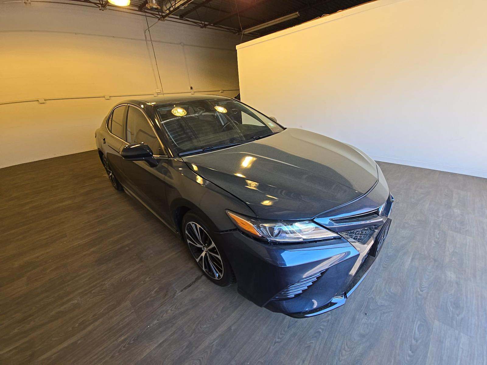 TOYOTA CAMRY - 4