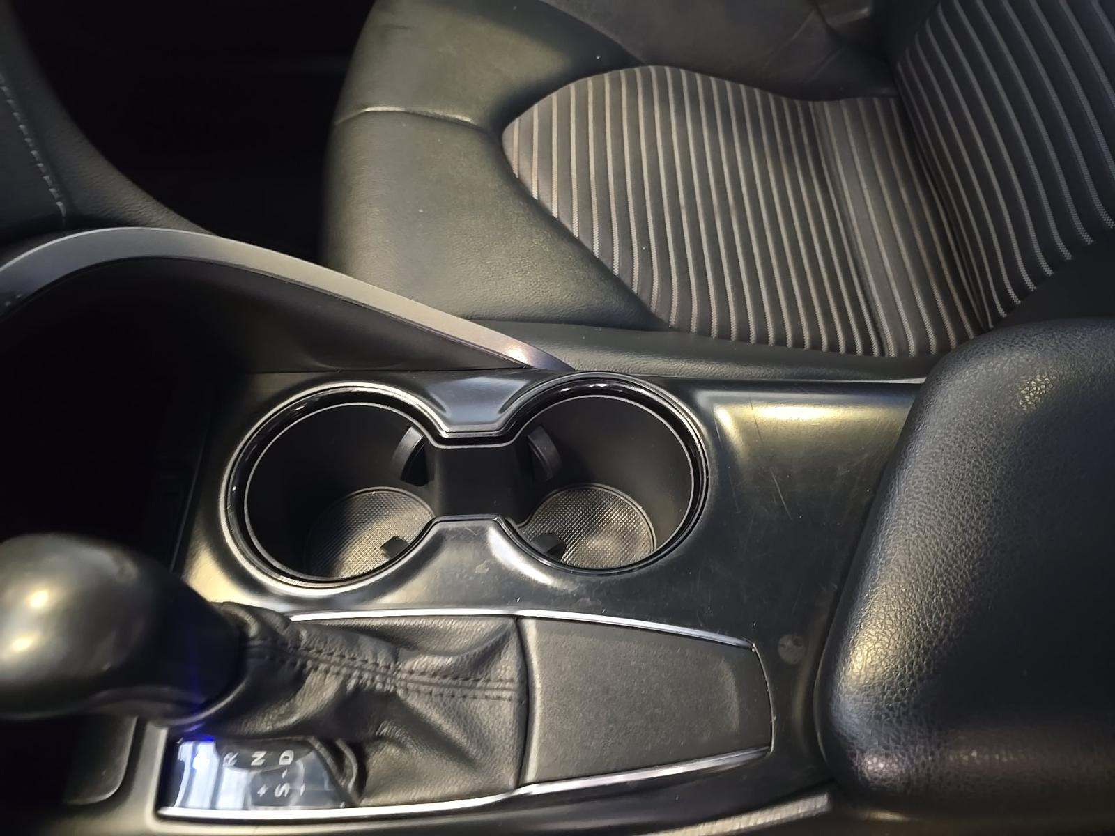 TOYOTA CAMRY - 8