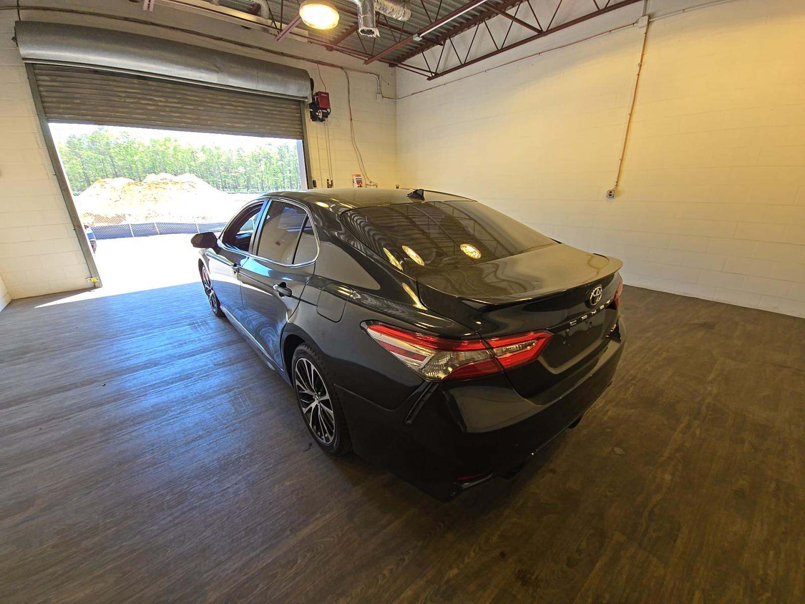 TOYOTA CAMRY - 2