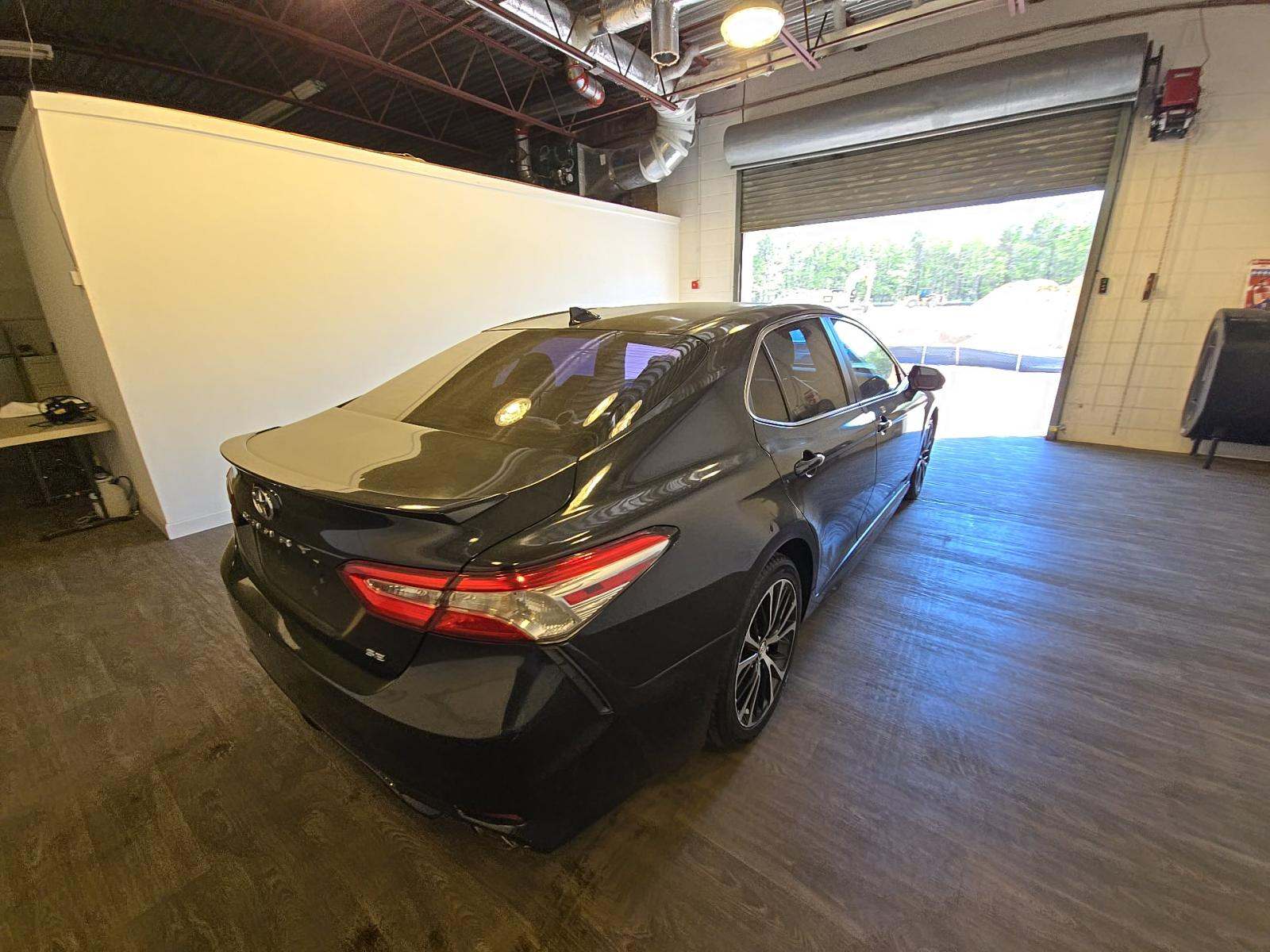 TOYOTA CAMRY - 3