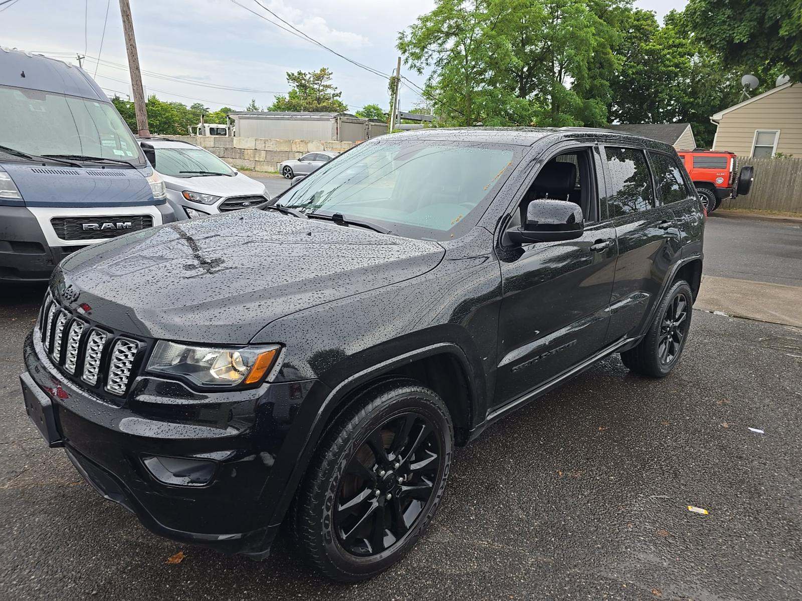 2018 Jeep Grand Cherokee Laredo Altitude Edition AWD