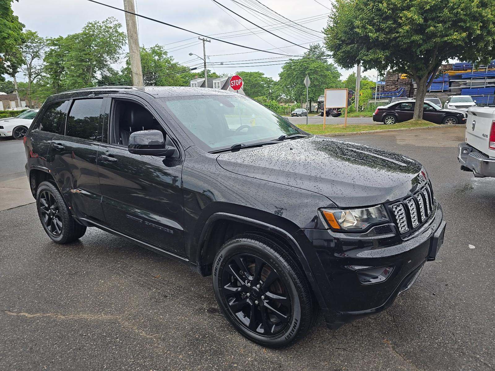 2018 Jeep Grand Cherokee Laredo Altitude Edition AWD