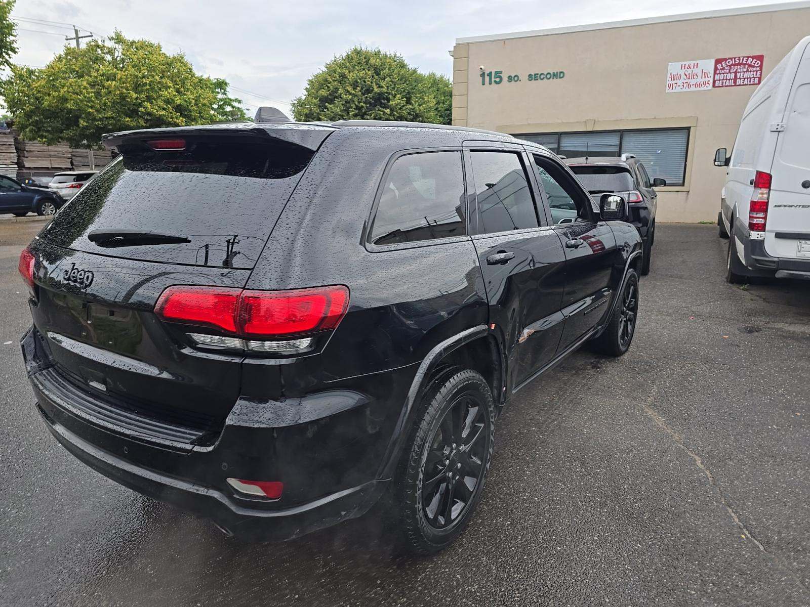 2018 Jeep Grand Cherokee Laredo Altitude Edition AWD