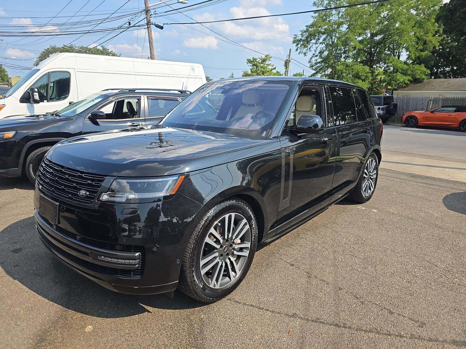 2023 Land Rover Range Rover SE LWB AWD