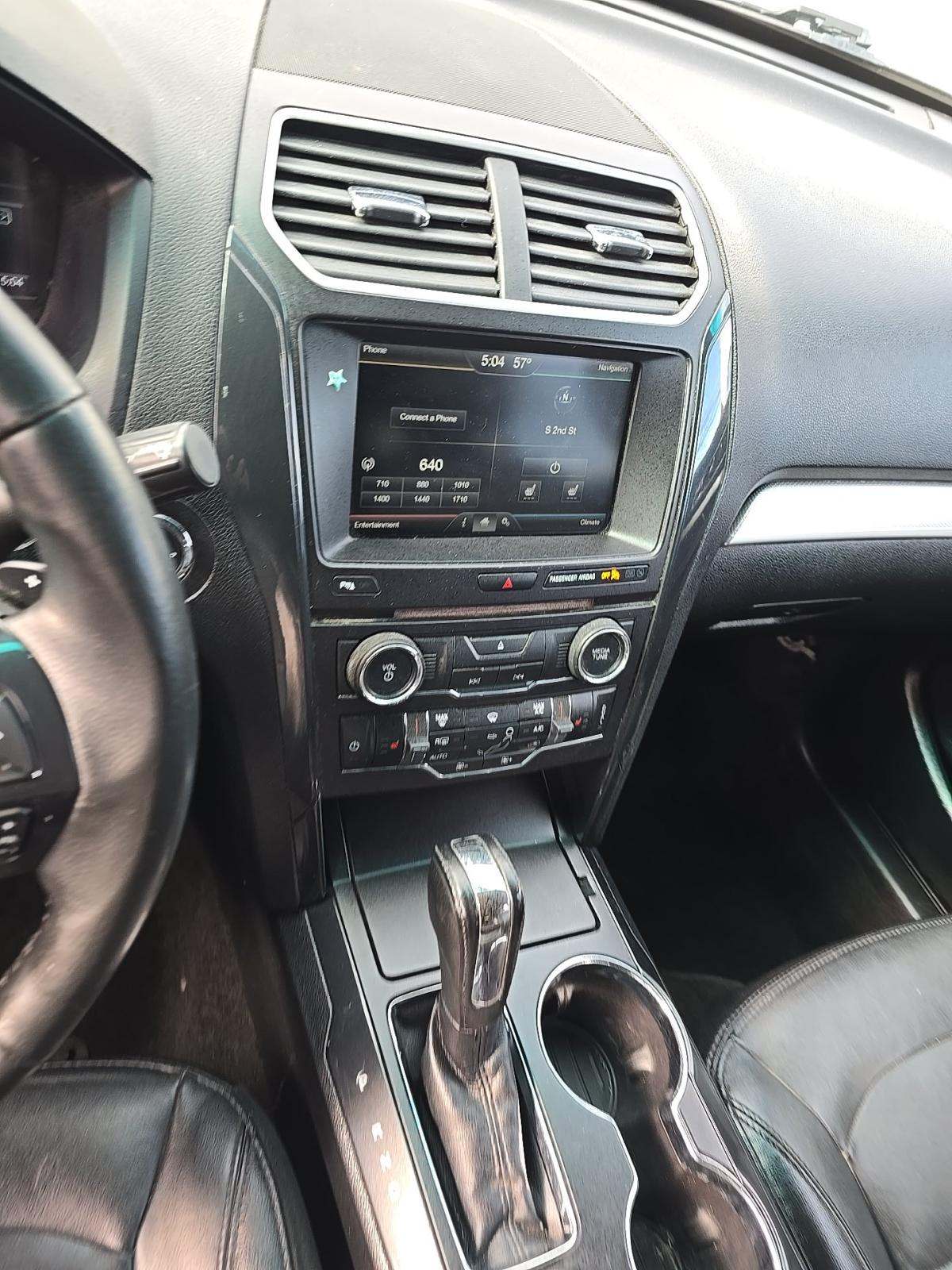 FORD EXPLORER - 10