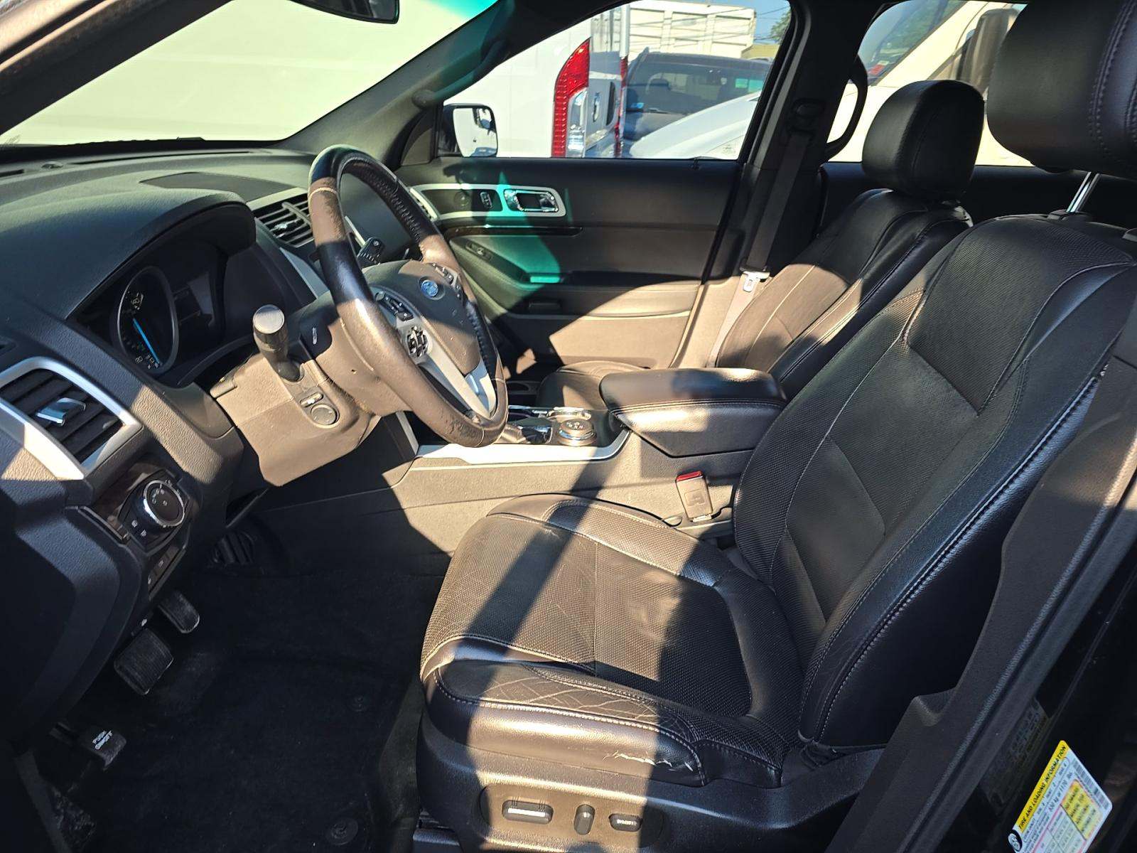FORD EXPLORER - 6