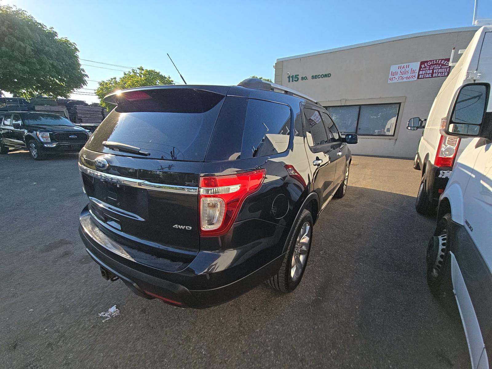 FORD EXPLORER - 3