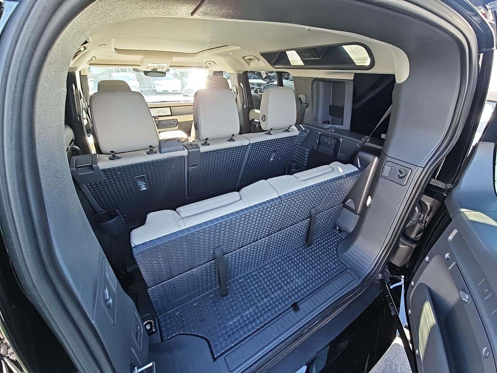 2023 Land Rover Defender 110 SE AWD