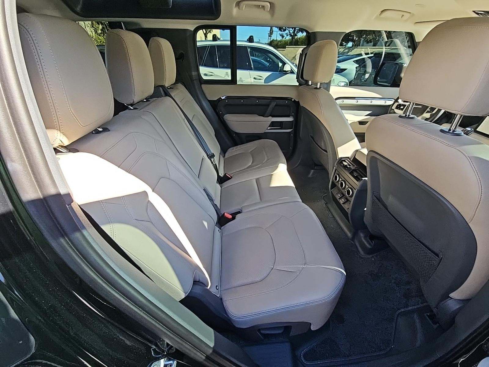 2023 Land Rover Defender 110 SE AWD