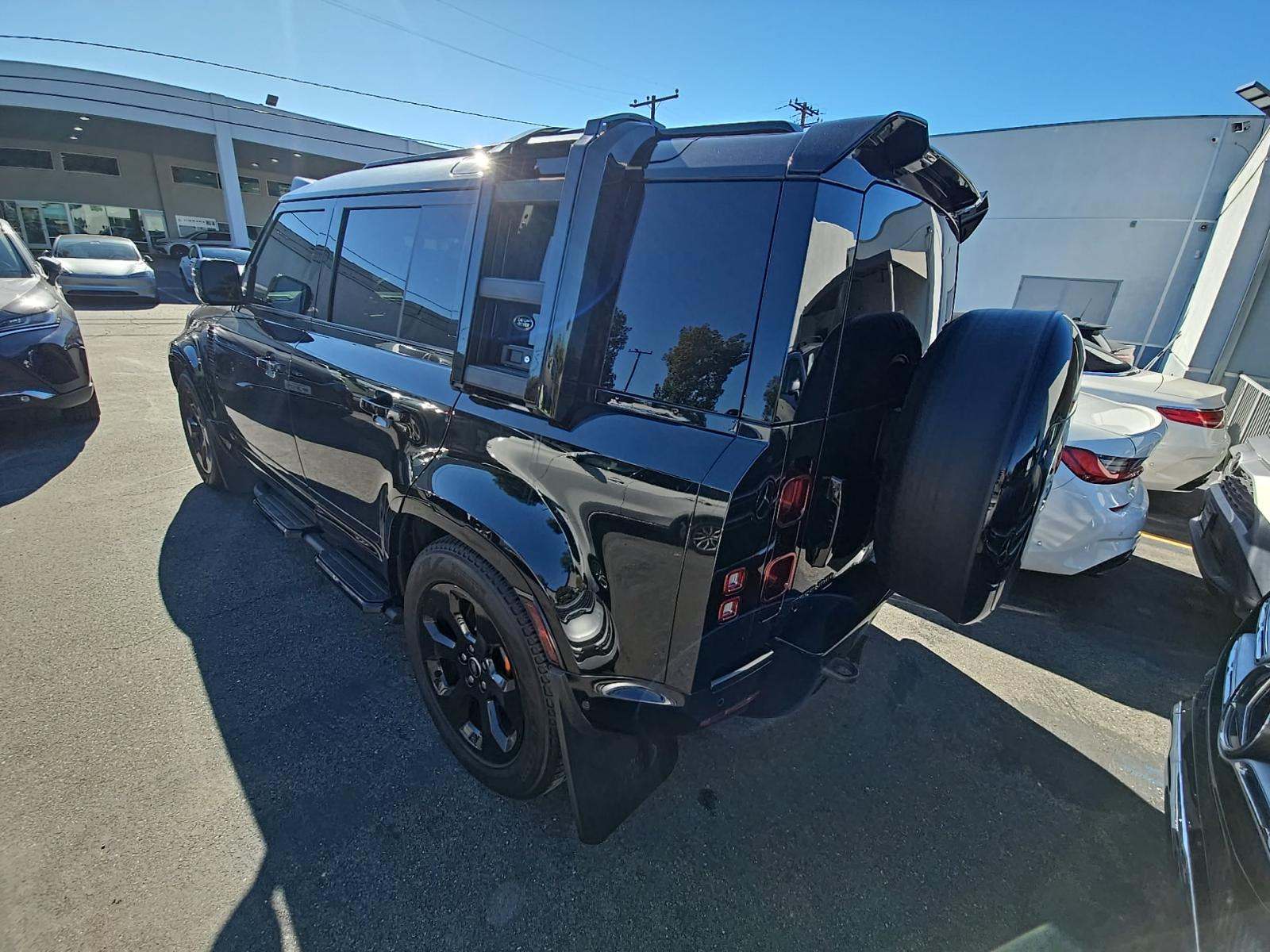 2023 Land Rover Defender 110 SE AWD