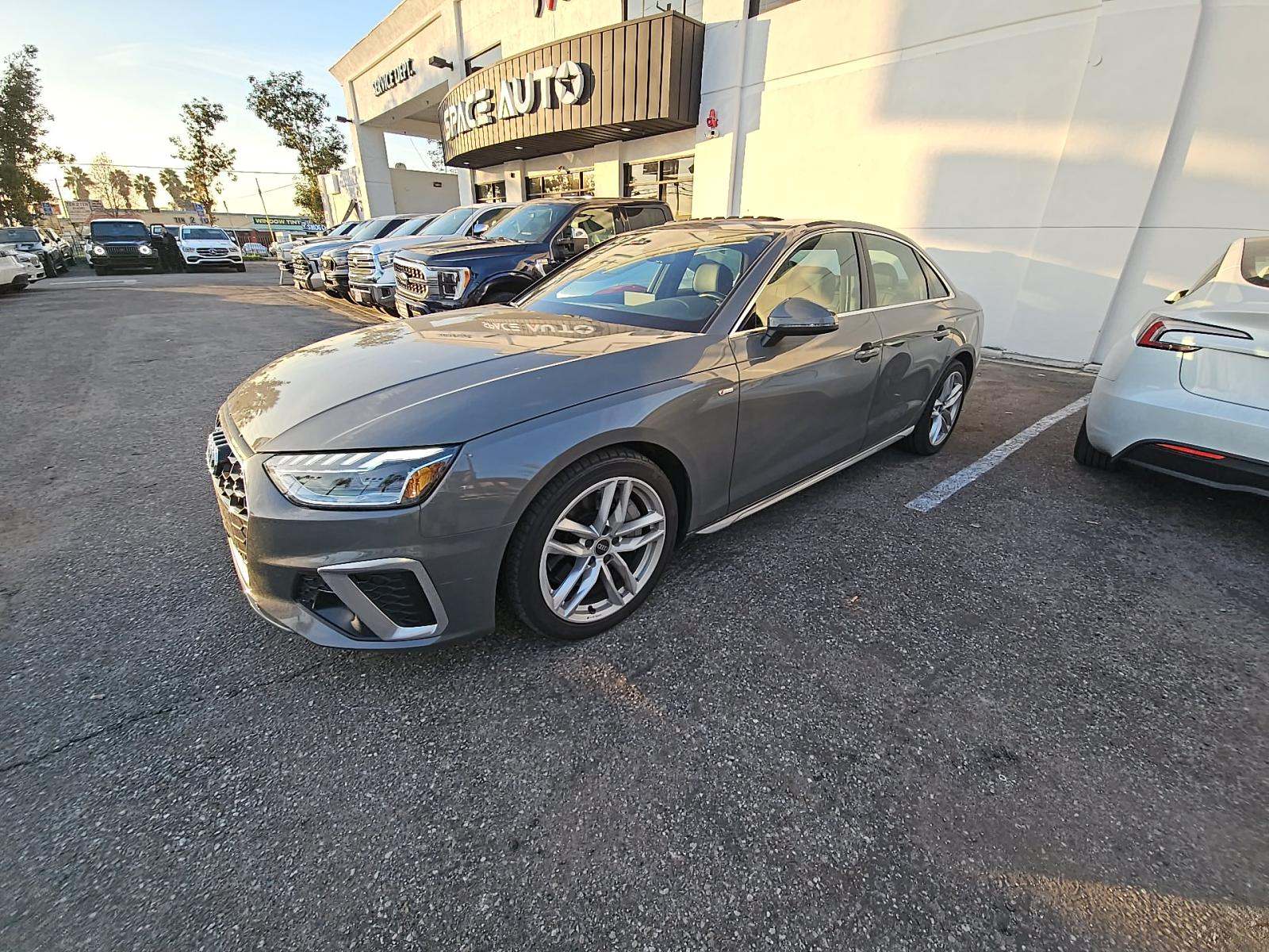 2023 Audi A4 Sedan S line Premium