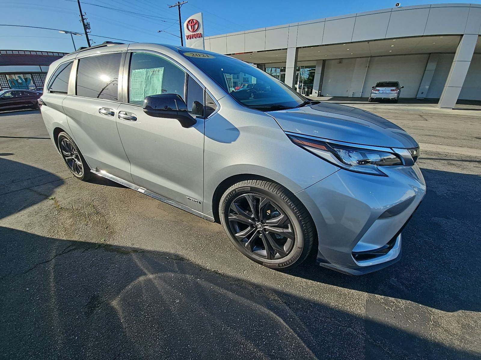 2021 Toyota Sienna XSE FWD