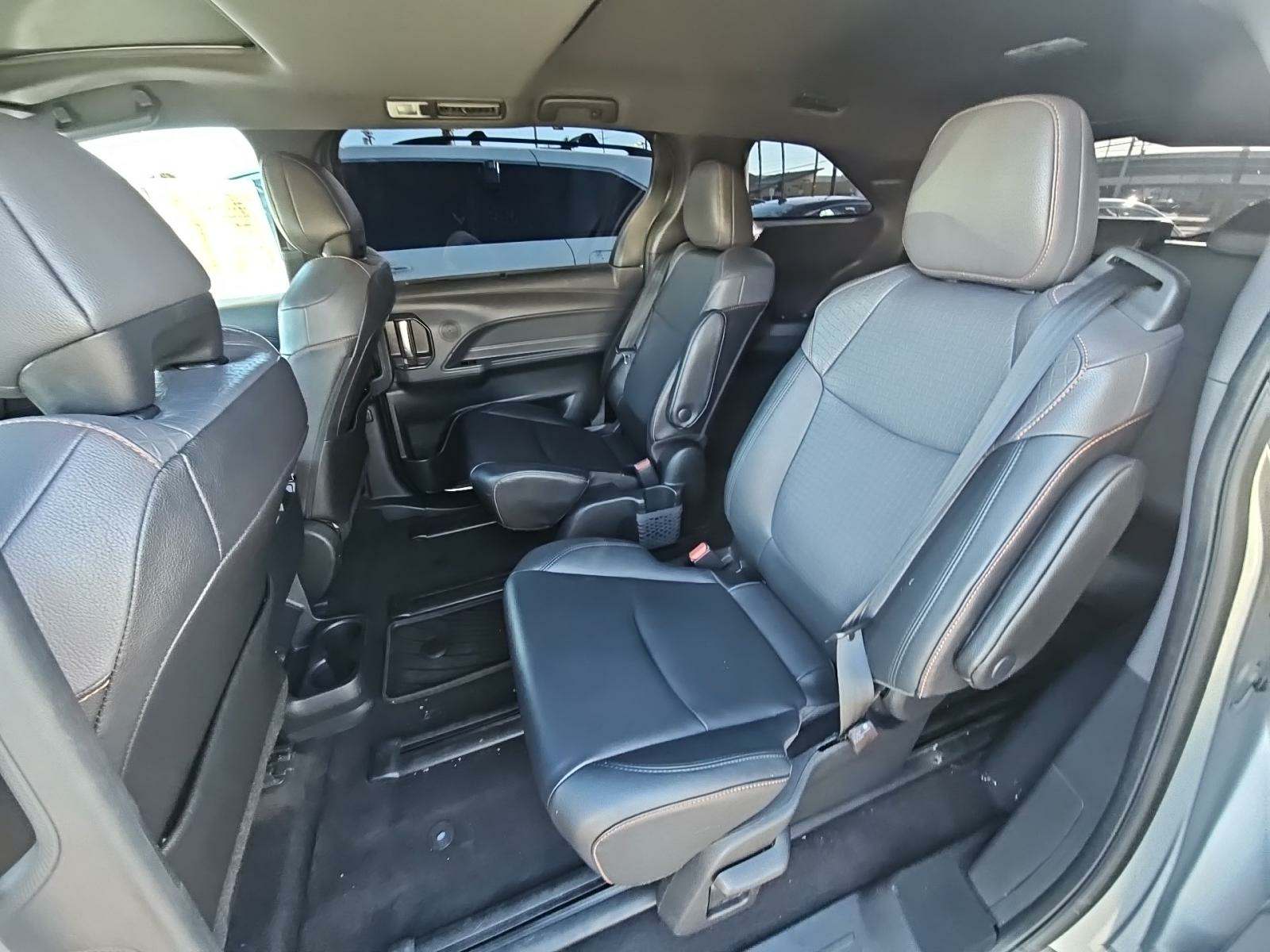 2021 Toyota Sienna XSE FWD