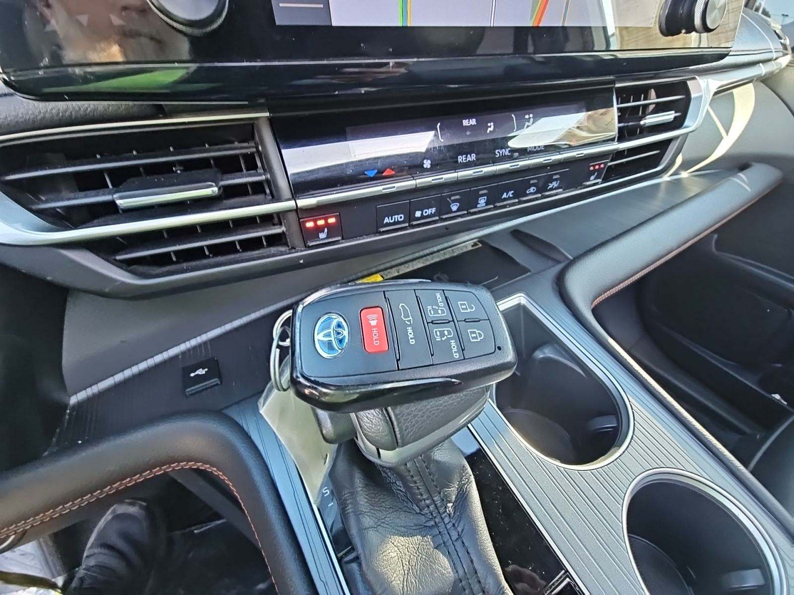 2021 Toyota Sienna XSE FWD