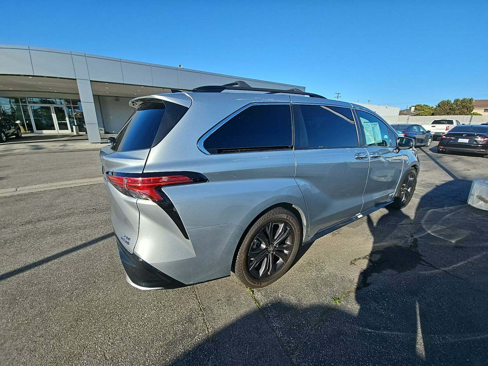 2021 Toyota Sienna XSE FWD
