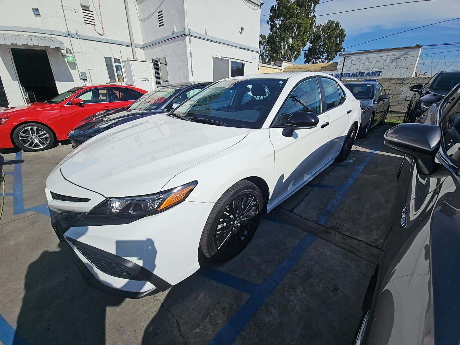 2022 Toyota Camry SE Nightshade FWD