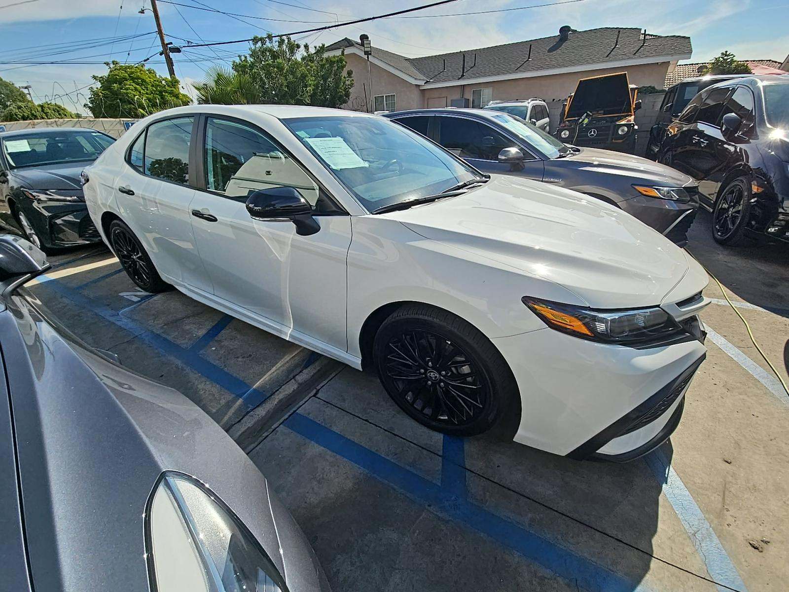 2022 Toyota Camry SE Nightshade FWD