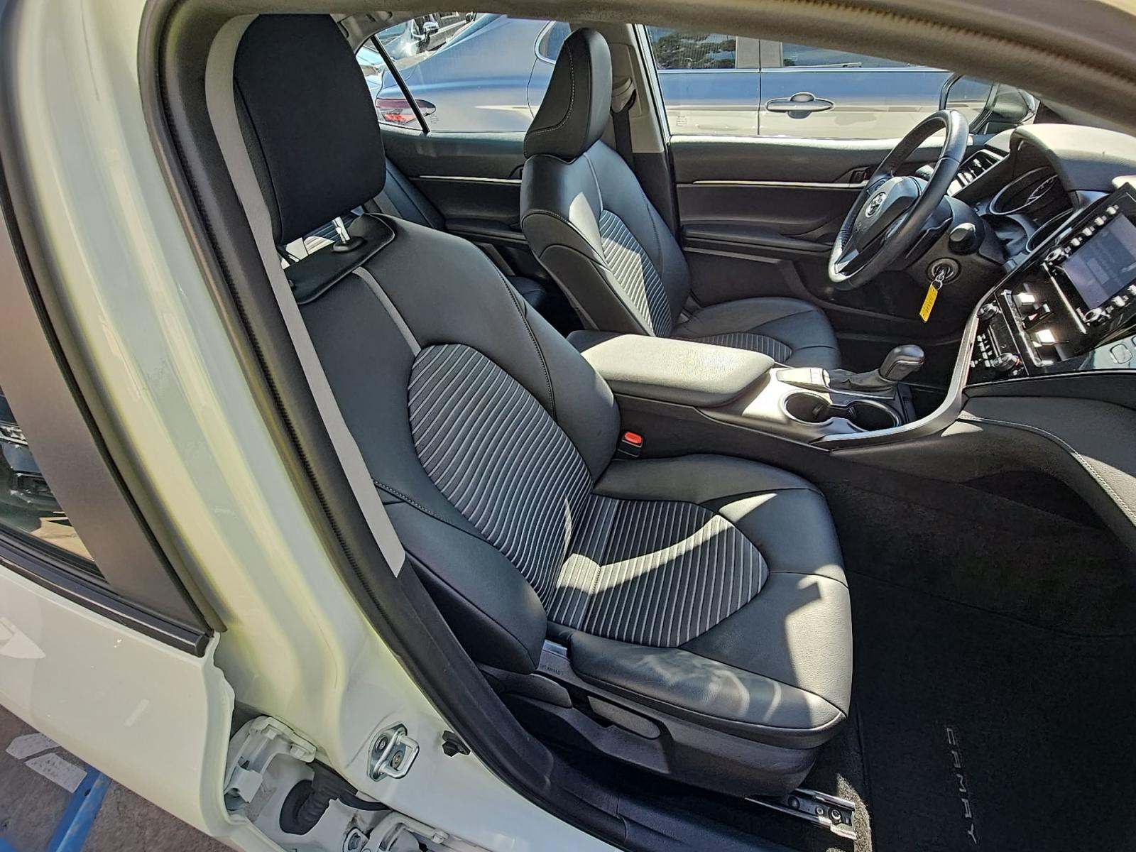 2022 Toyota Camry SE Nightshade FWD