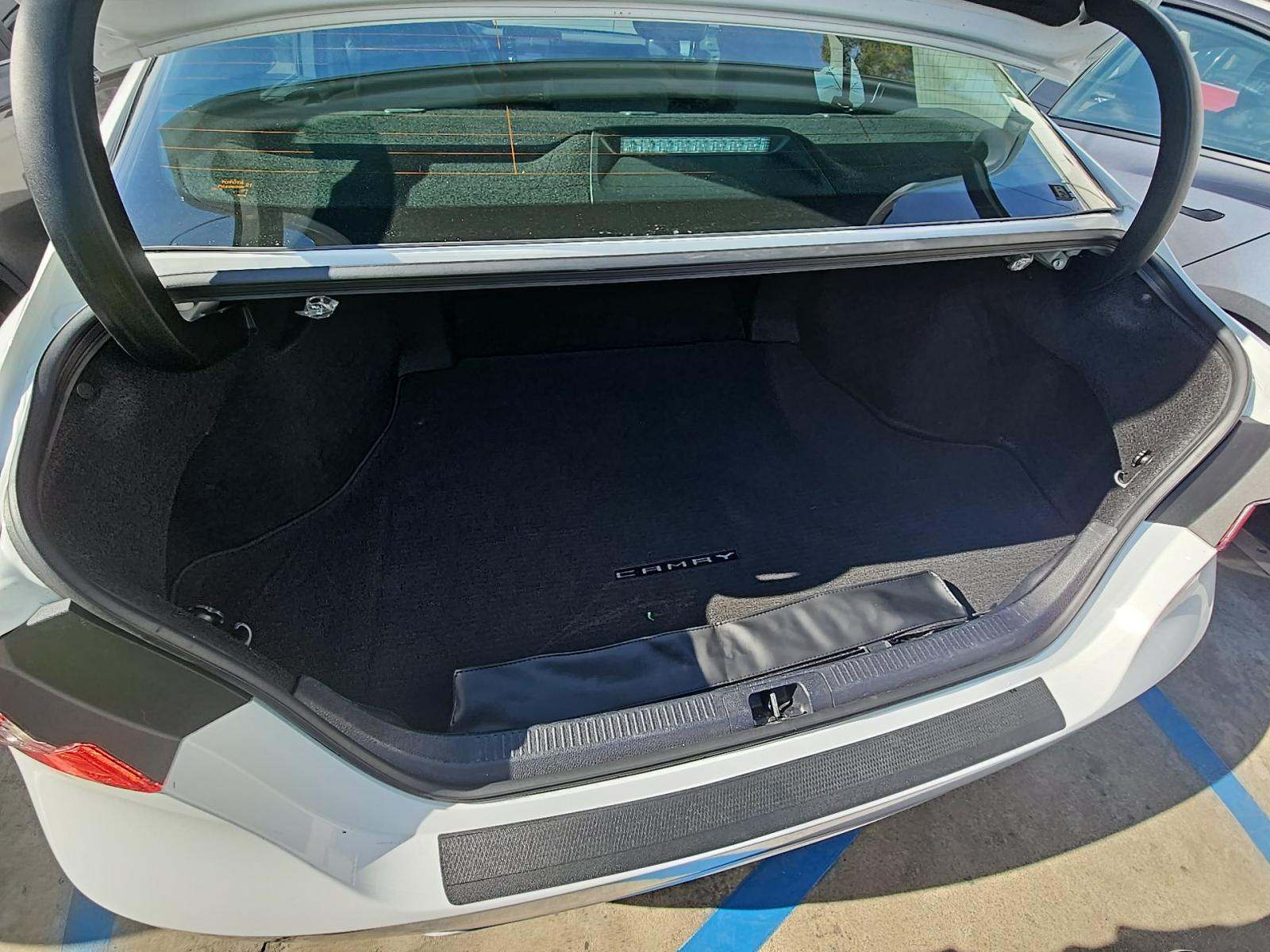 2022 Toyota Camry SE Nightshade FWD