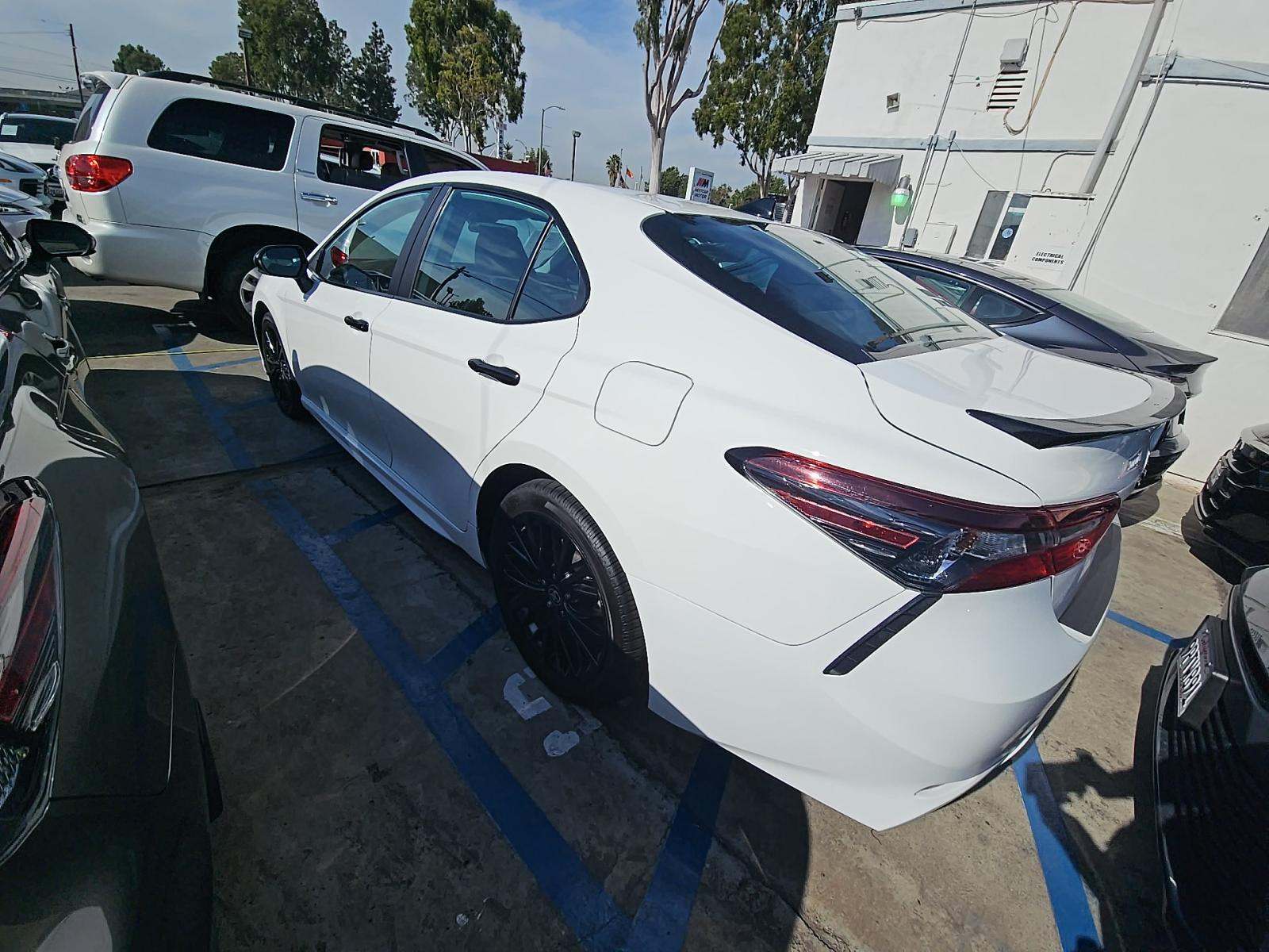 2022 Toyota Camry SE Nightshade FWD