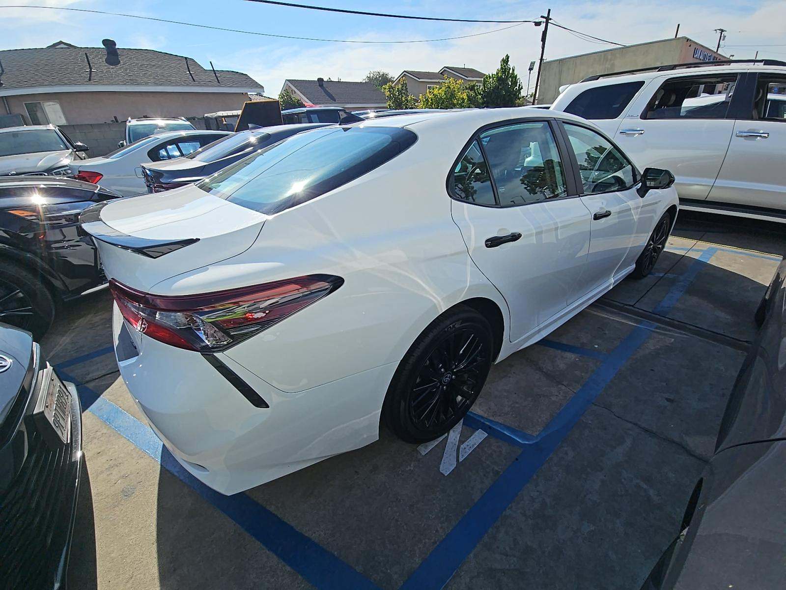 2022 Toyota Camry SE Nightshade FWD