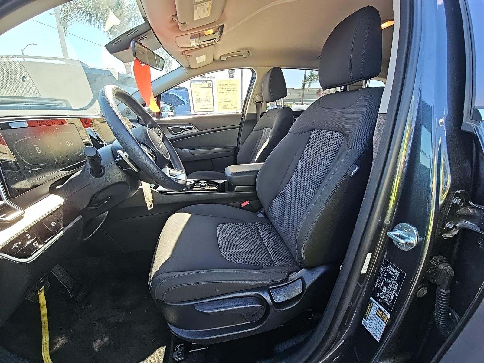 2023 Kia Sportage Hybrid LX AWD