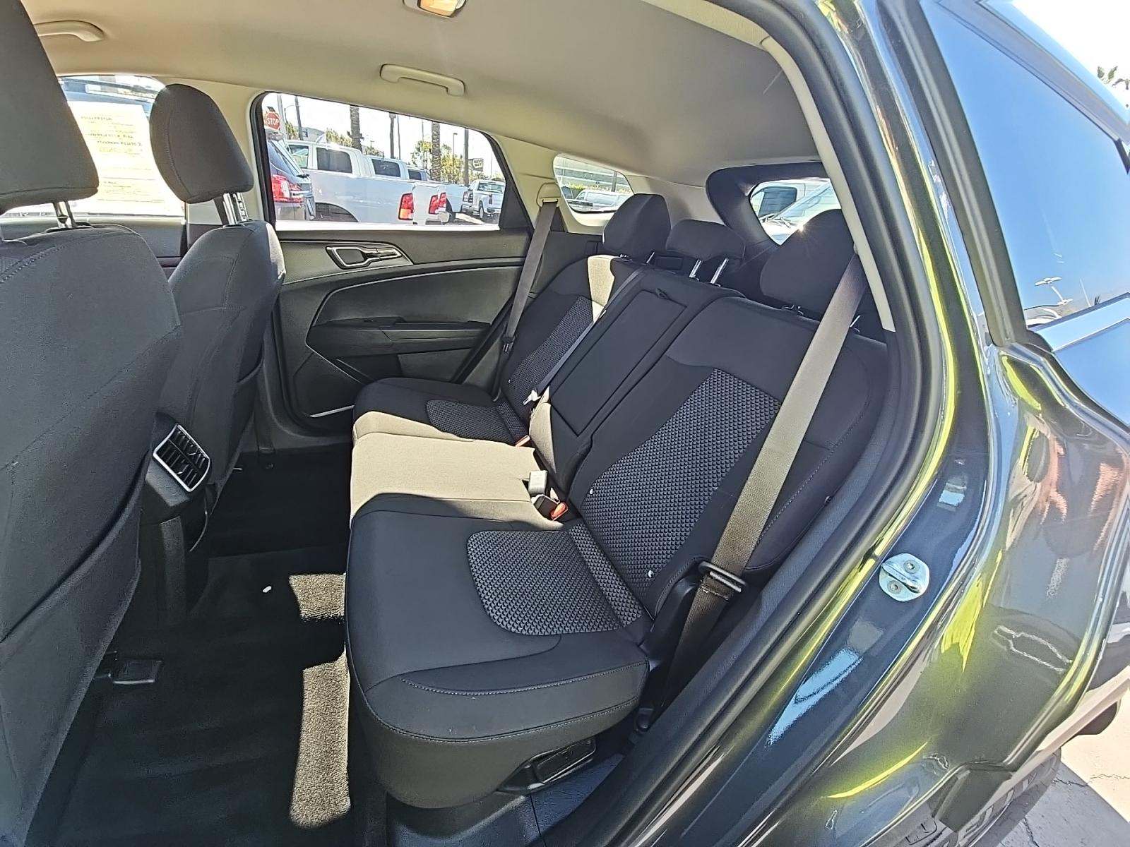 2023 Kia Sportage Hybrid LX AWD