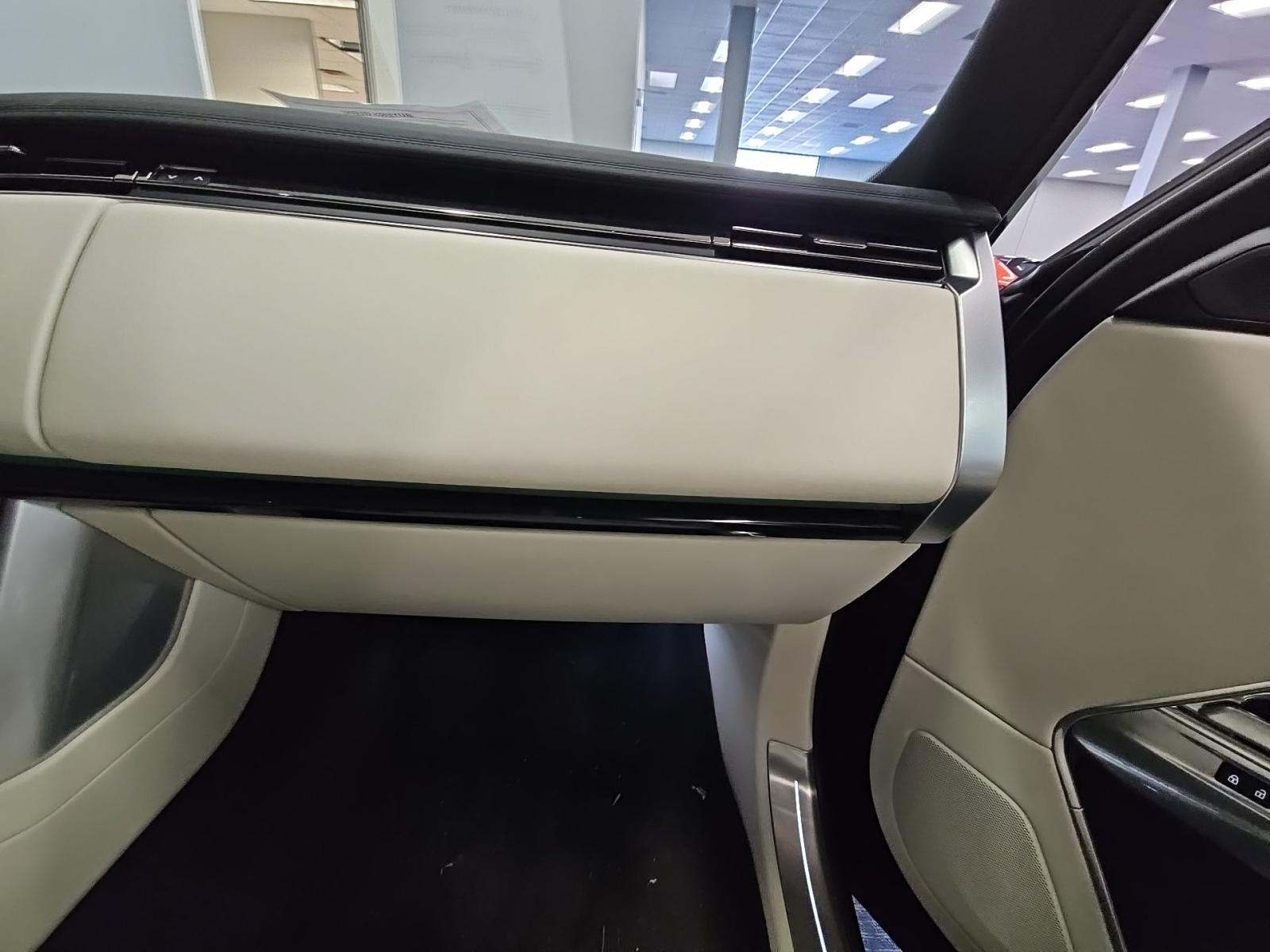 2025 Land Rover Range Rover SE AWD