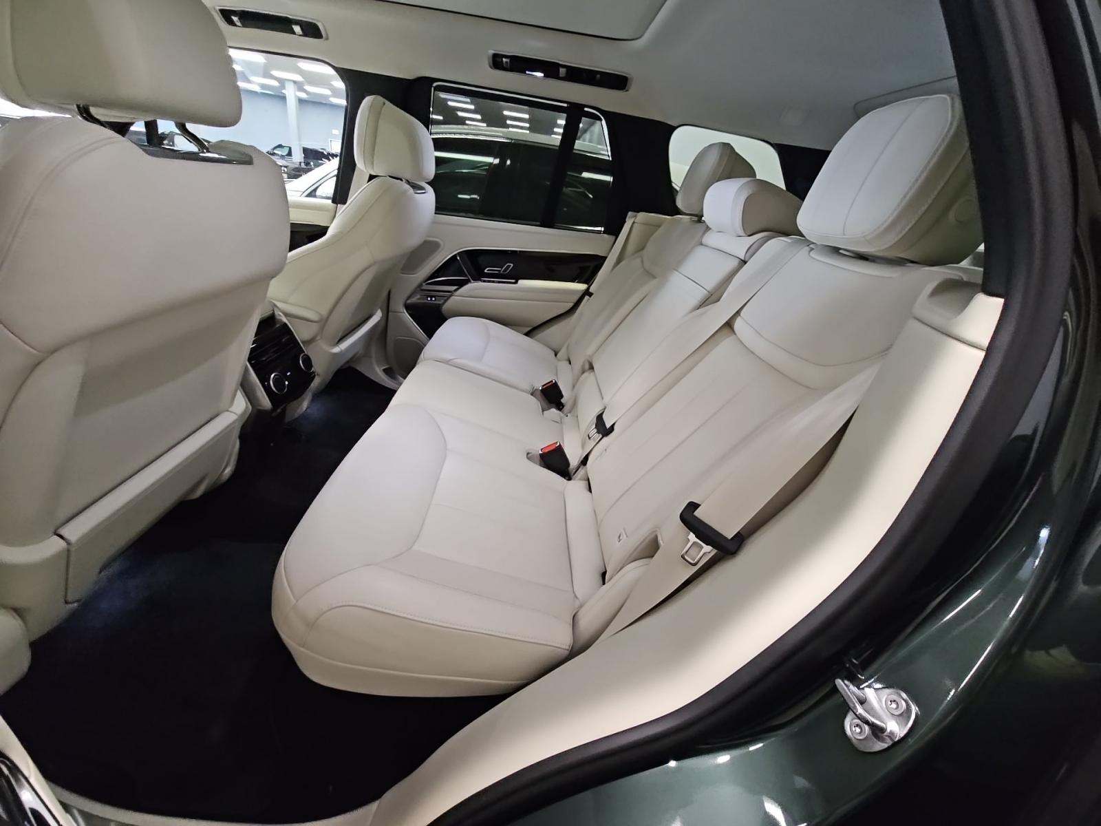 2025 Land Rover Range Rover SE AWD