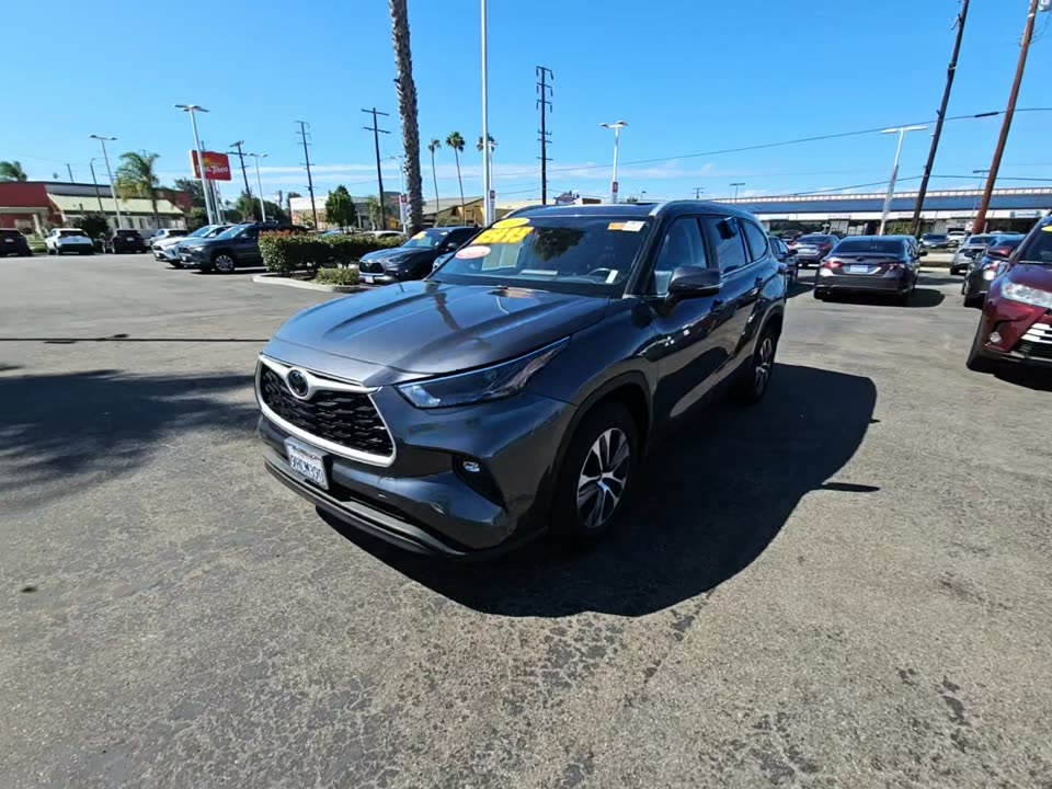 2023 Toyota Highlander XLE FWD