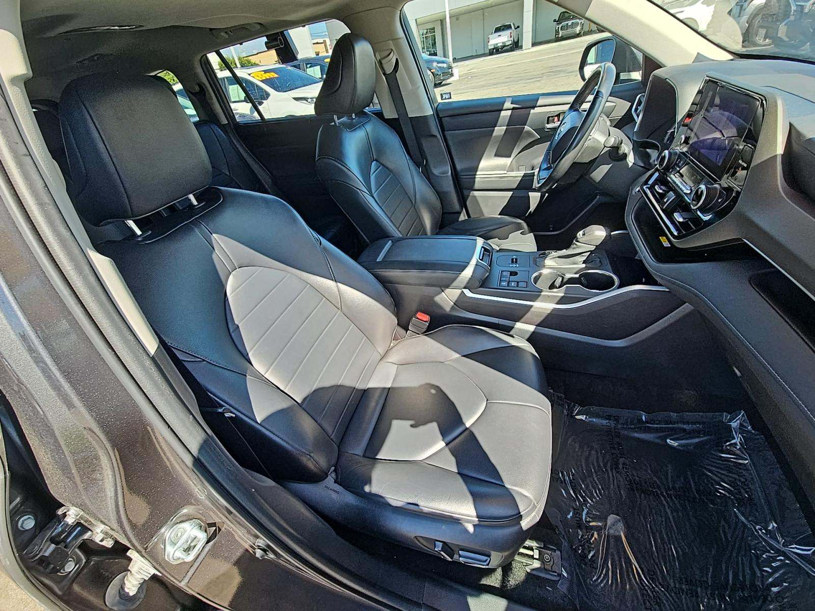 2023 Toyota Highlander XLE FWD