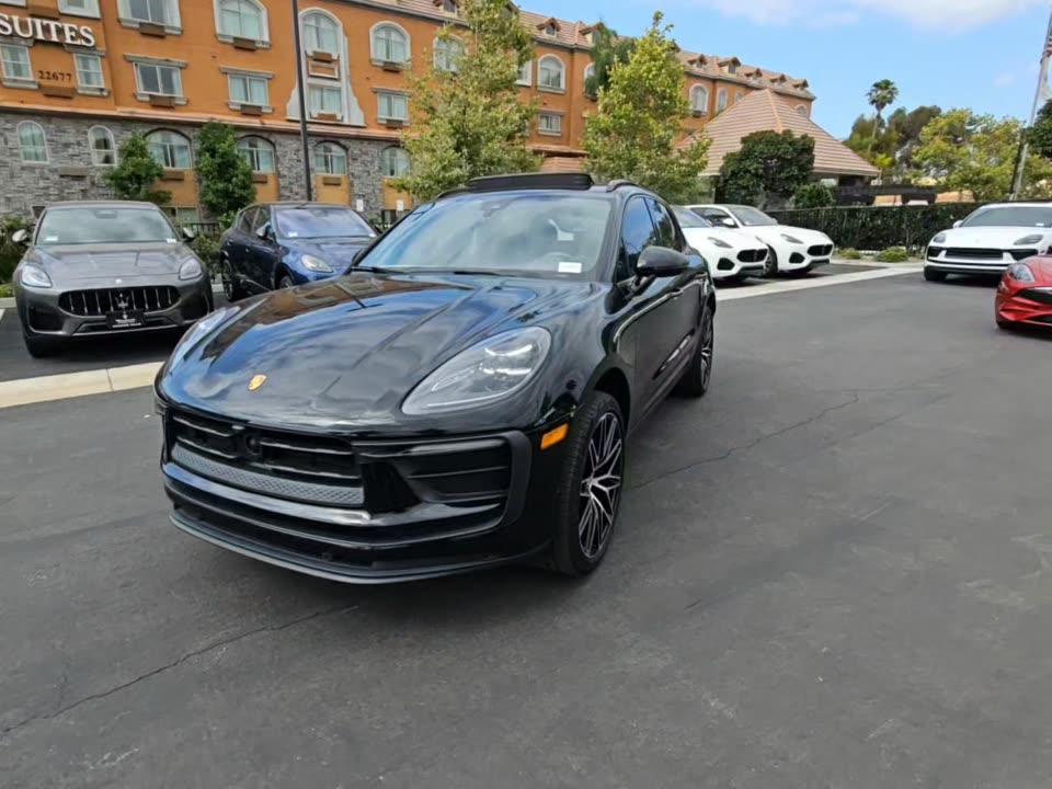 2023 Porsche Macan Base AWD