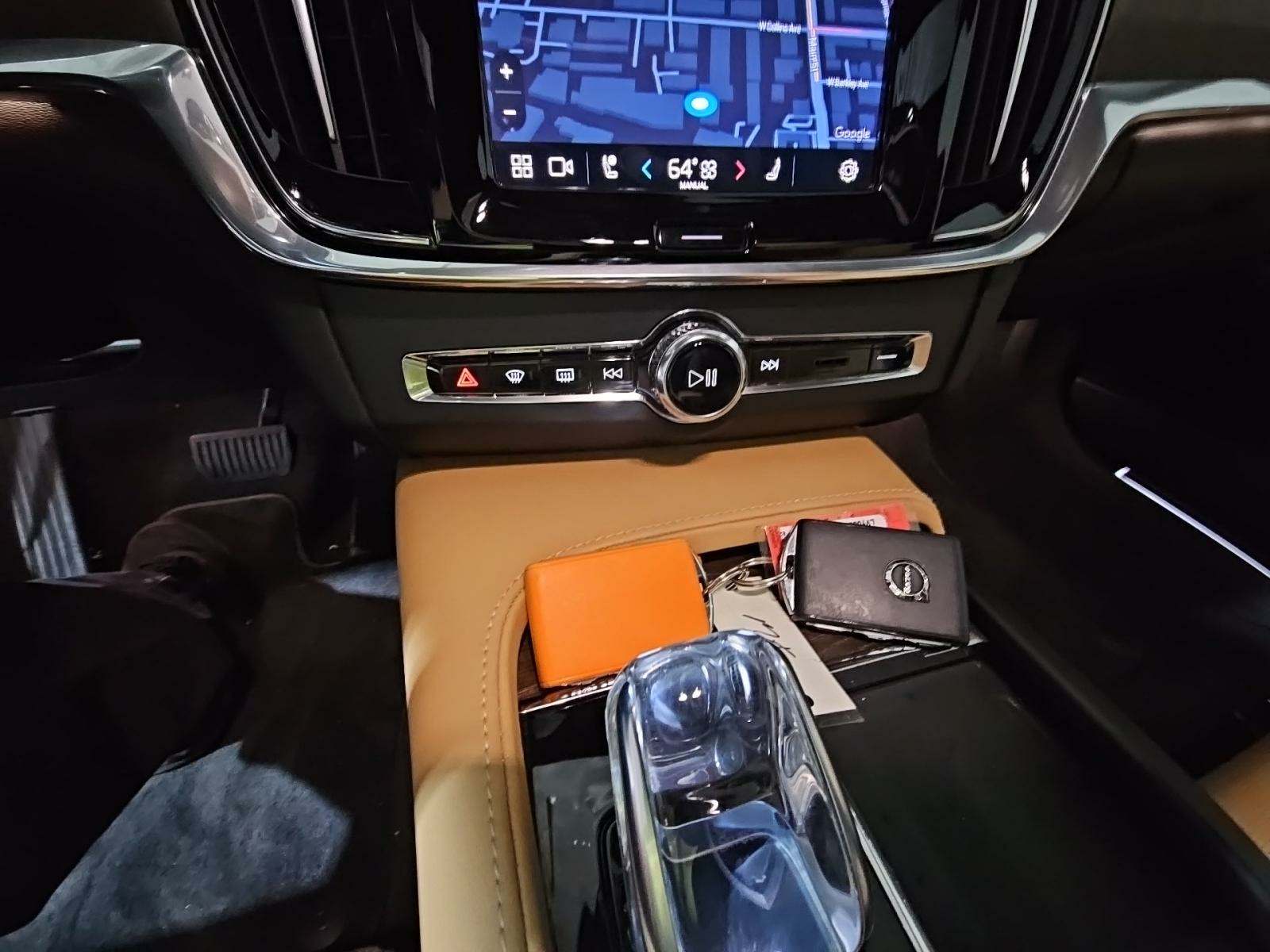 2022 Volvo S90 B6 Inscription AWD