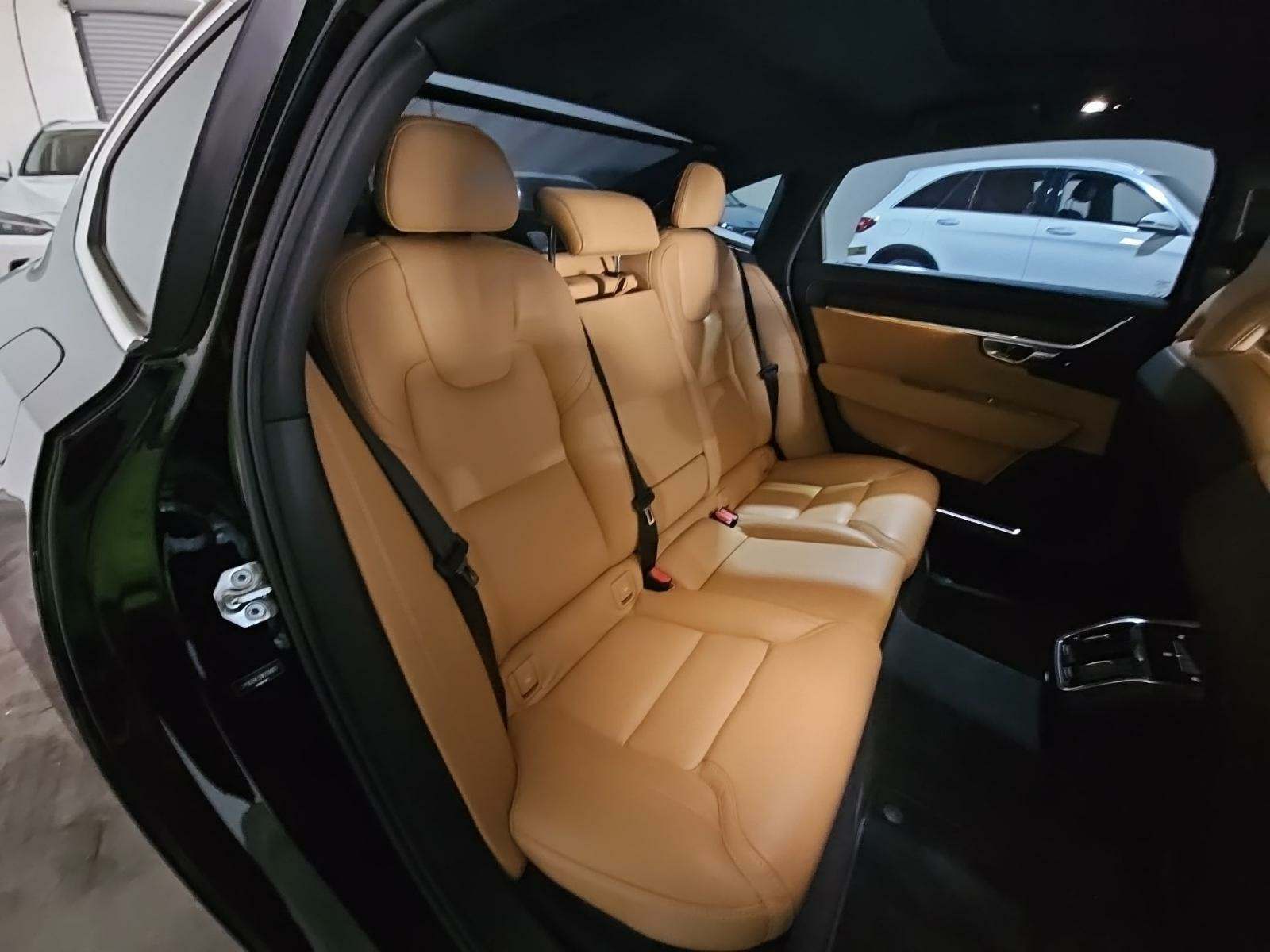 2022 Volvo S90 B6 Inscription AWD