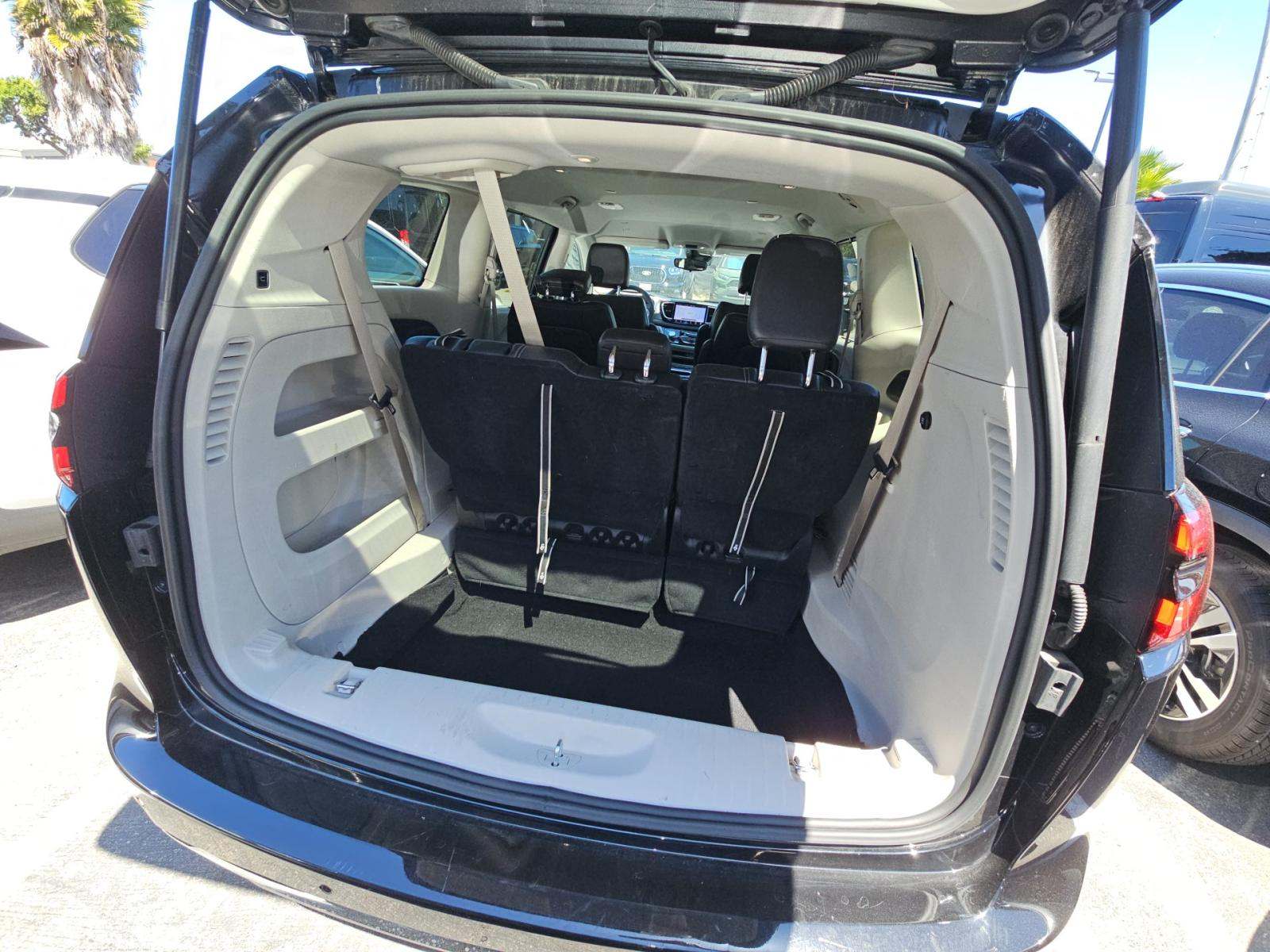 2024 Chrysler Pacifica Touring L FWD