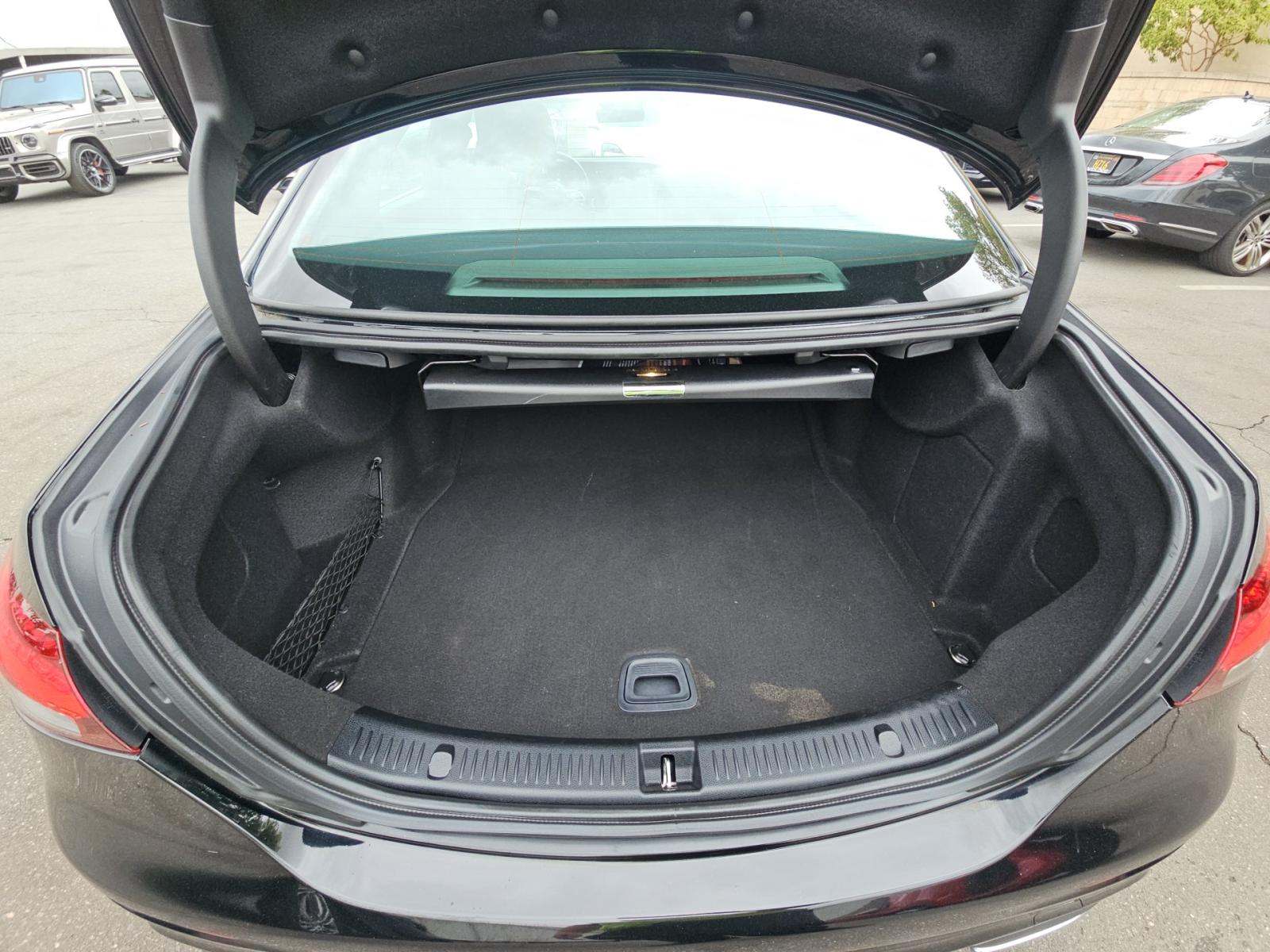 MERCEDES-BENZ E-CLASS - 10